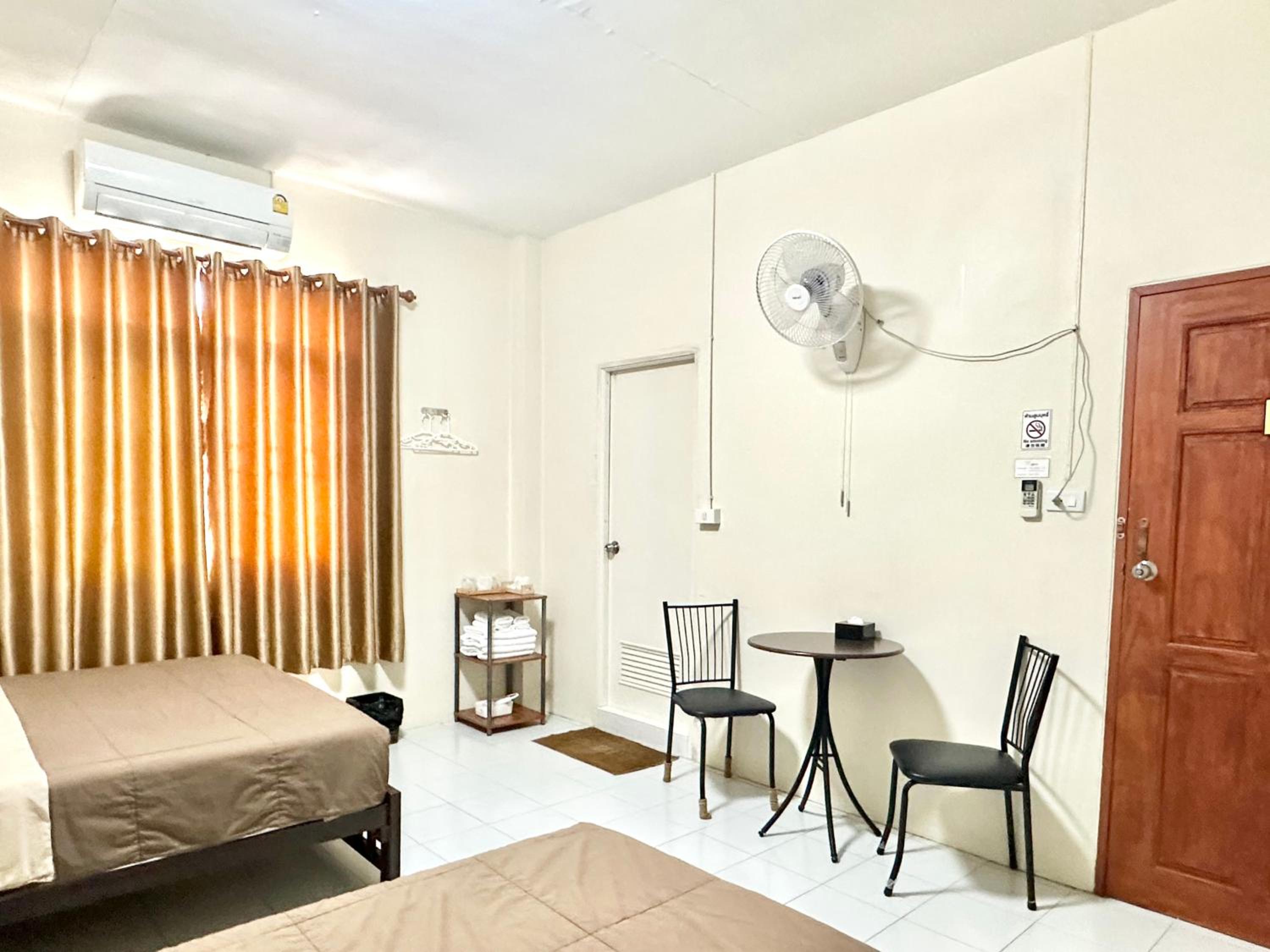 Large Double or Twin Room - Photo 1