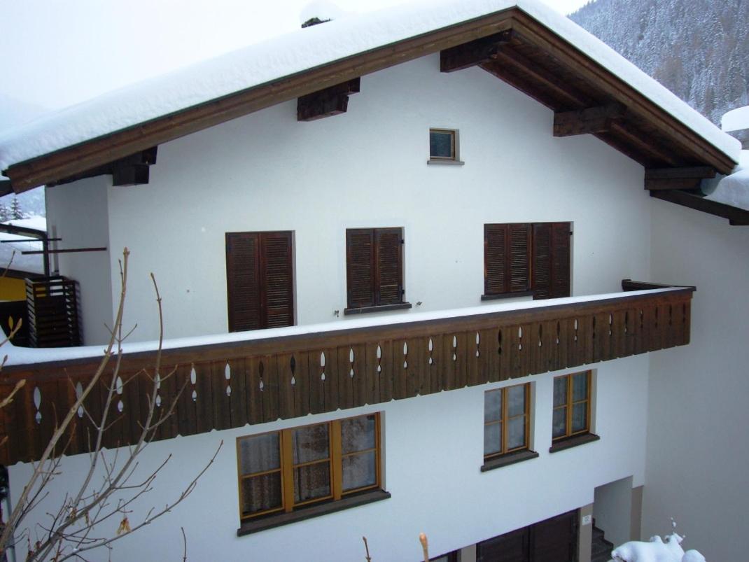 Chalet with Balcony photo 2