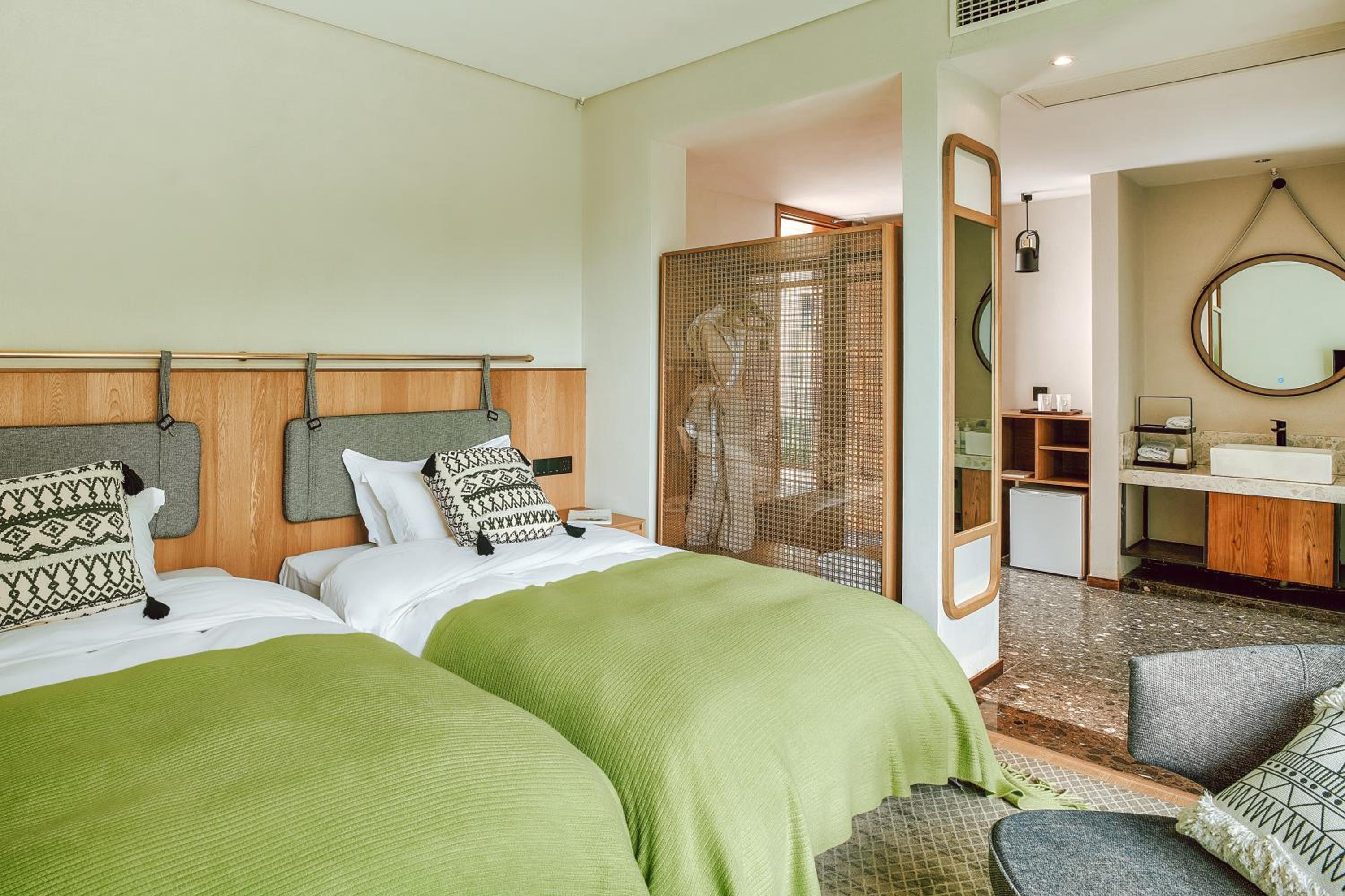 Lake View Twin Room photo 1