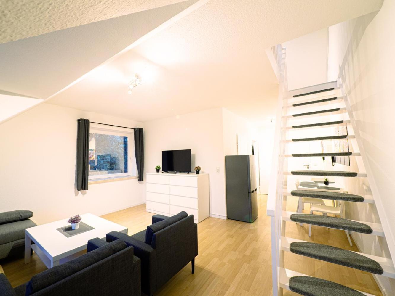 Three-Bedroom Apartment photo 2