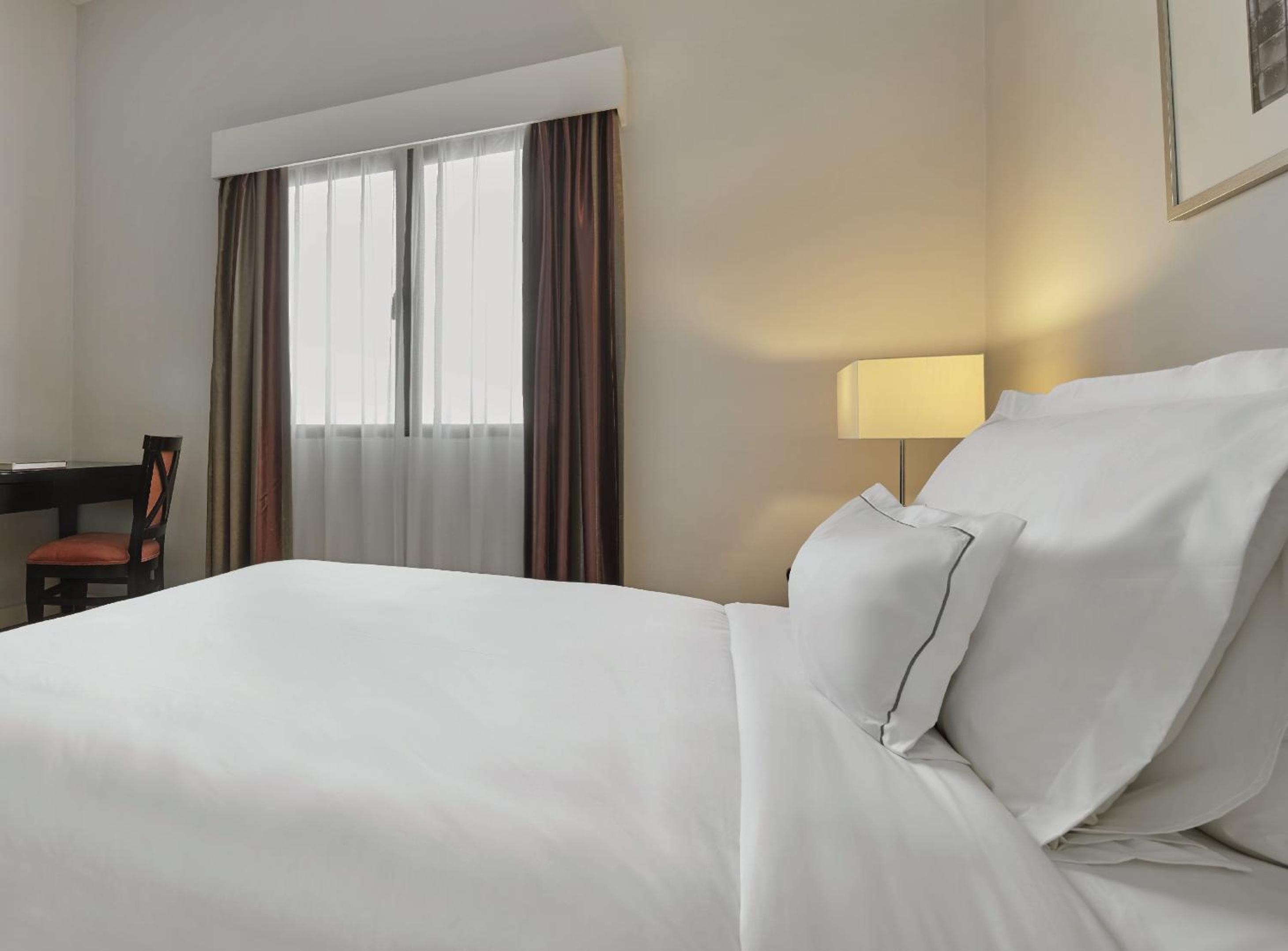 Two-Bedroom Suite - Photo 2