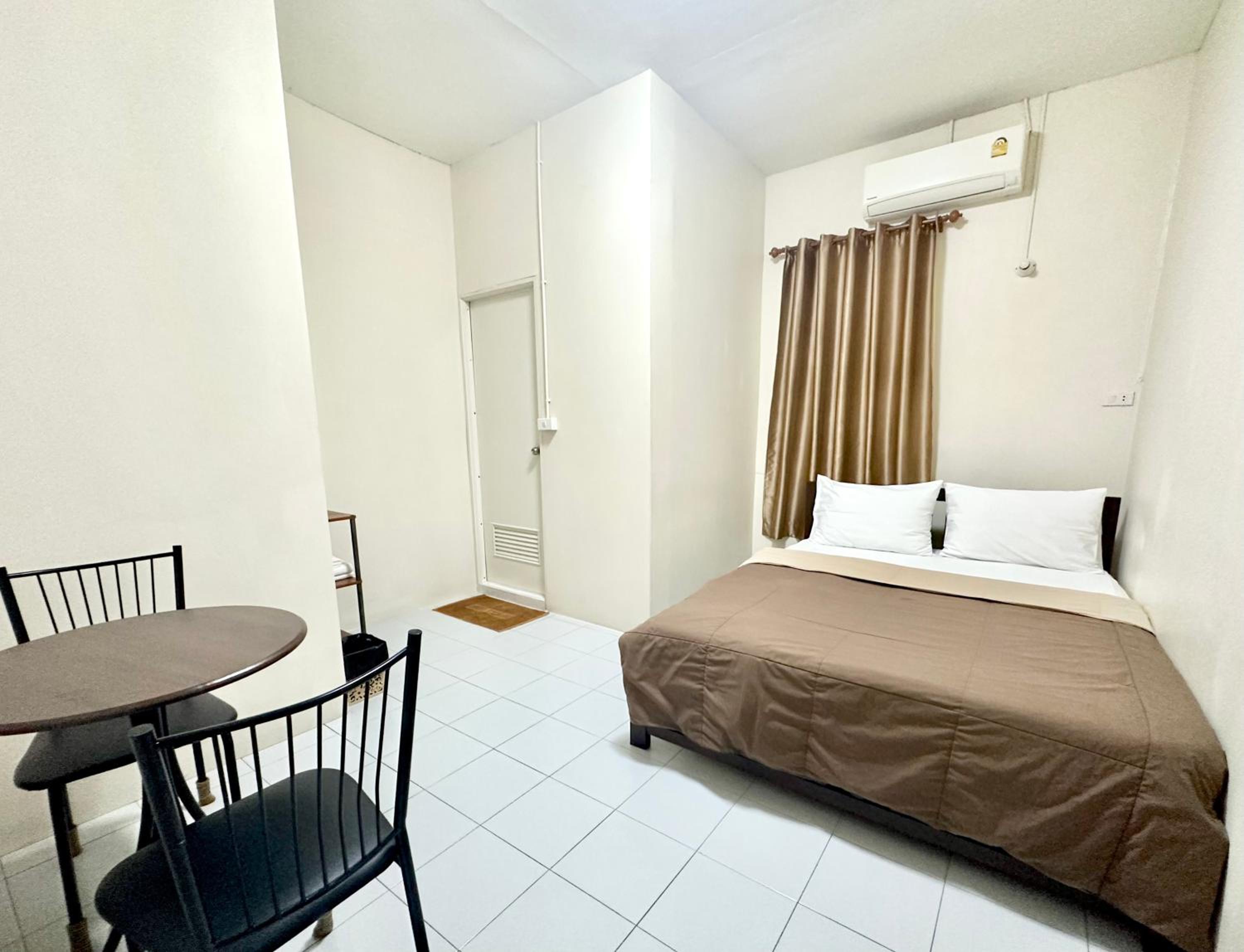 Standard Queen Room - Photo 4