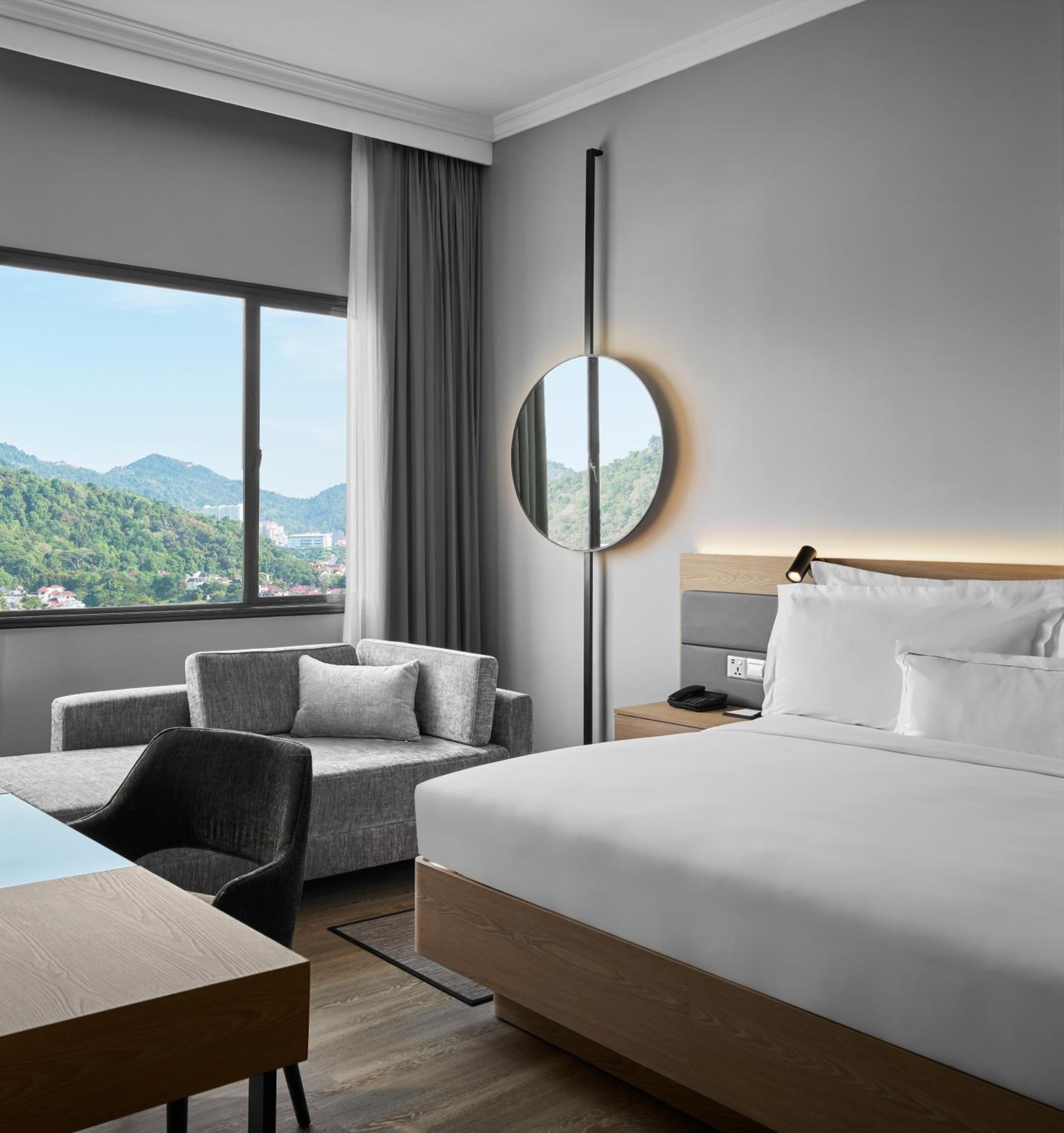 Deluxe King Room - Photo 3