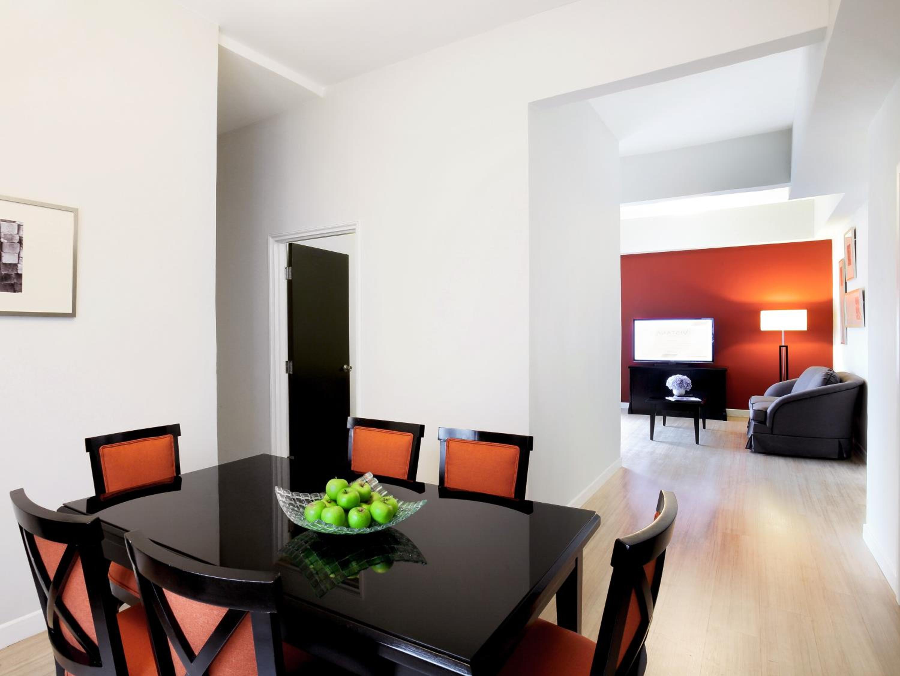 Two-Bedroom Suite - Photo 3