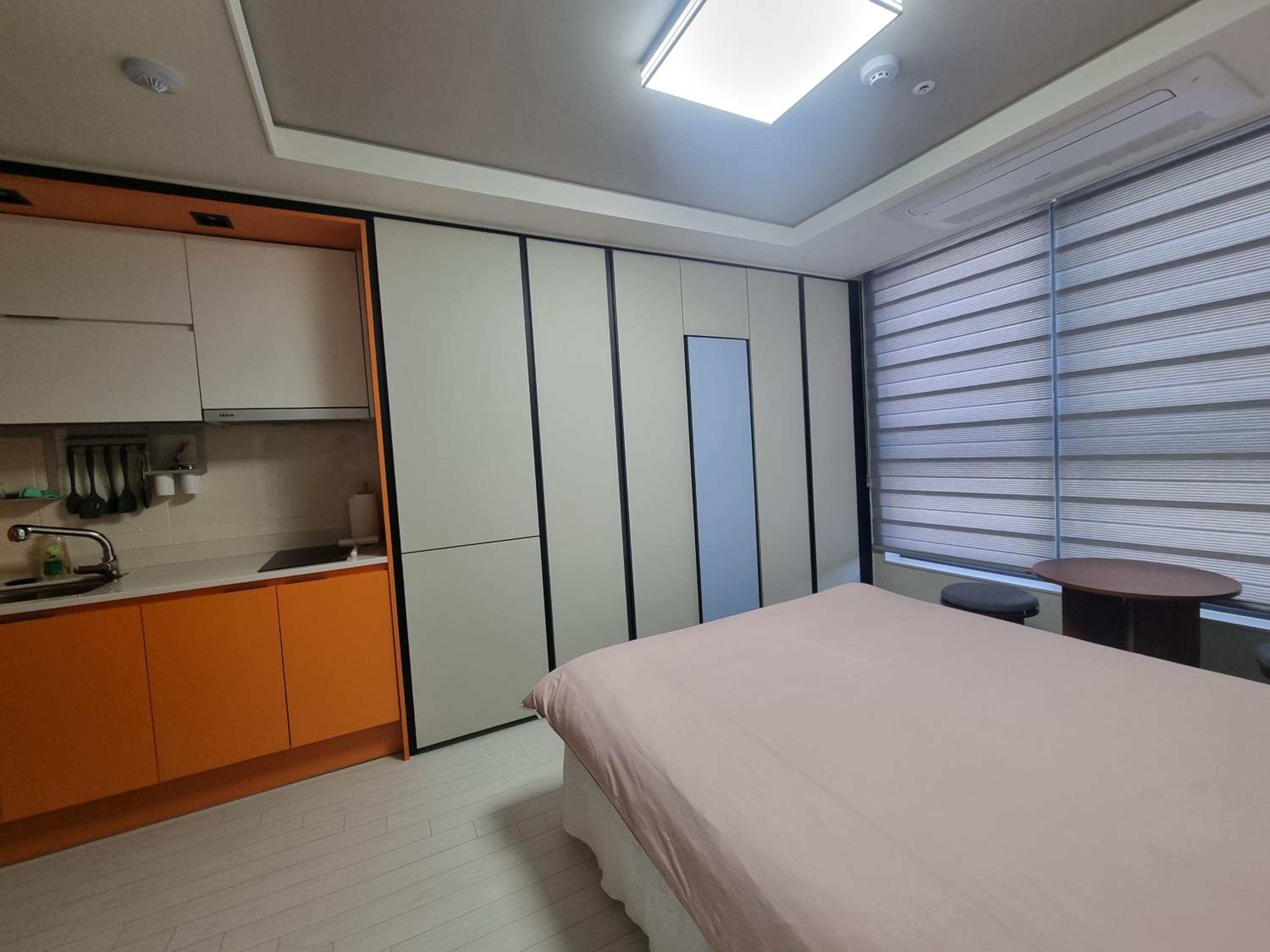 Studio Apartment - A photo 2