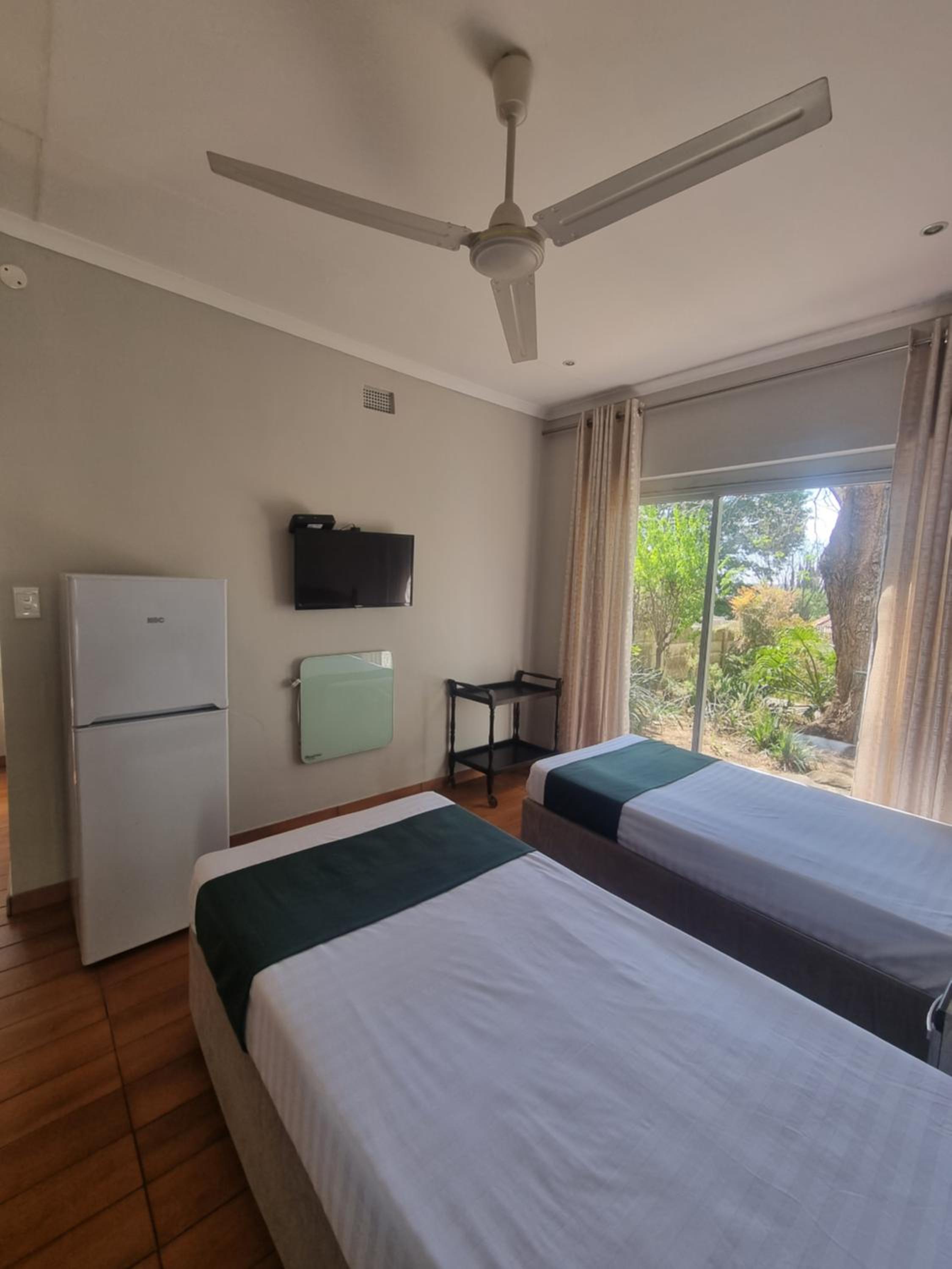 Standard Twin Room photo 3