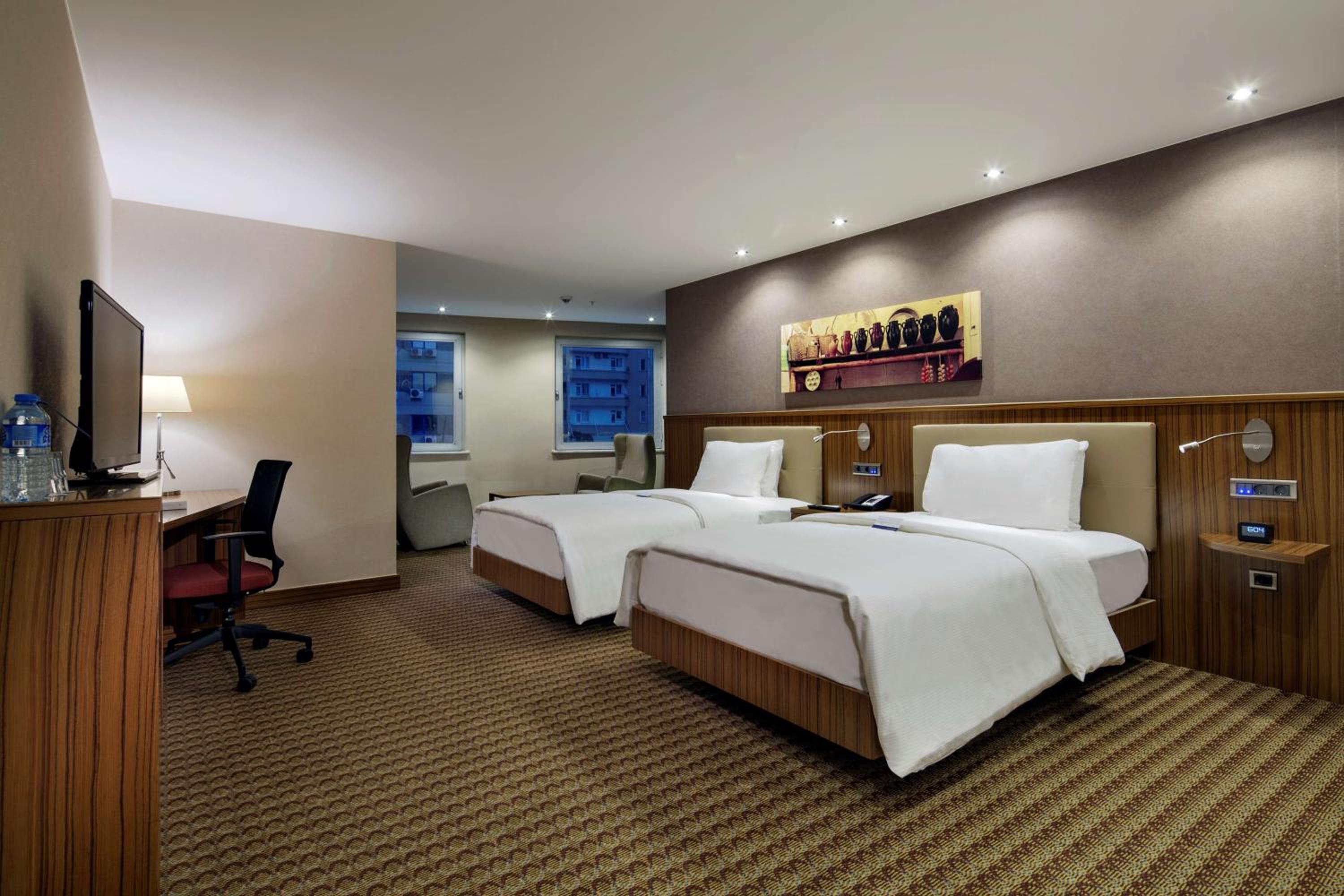 Twin Room - Non-Smoking - Photo 1
