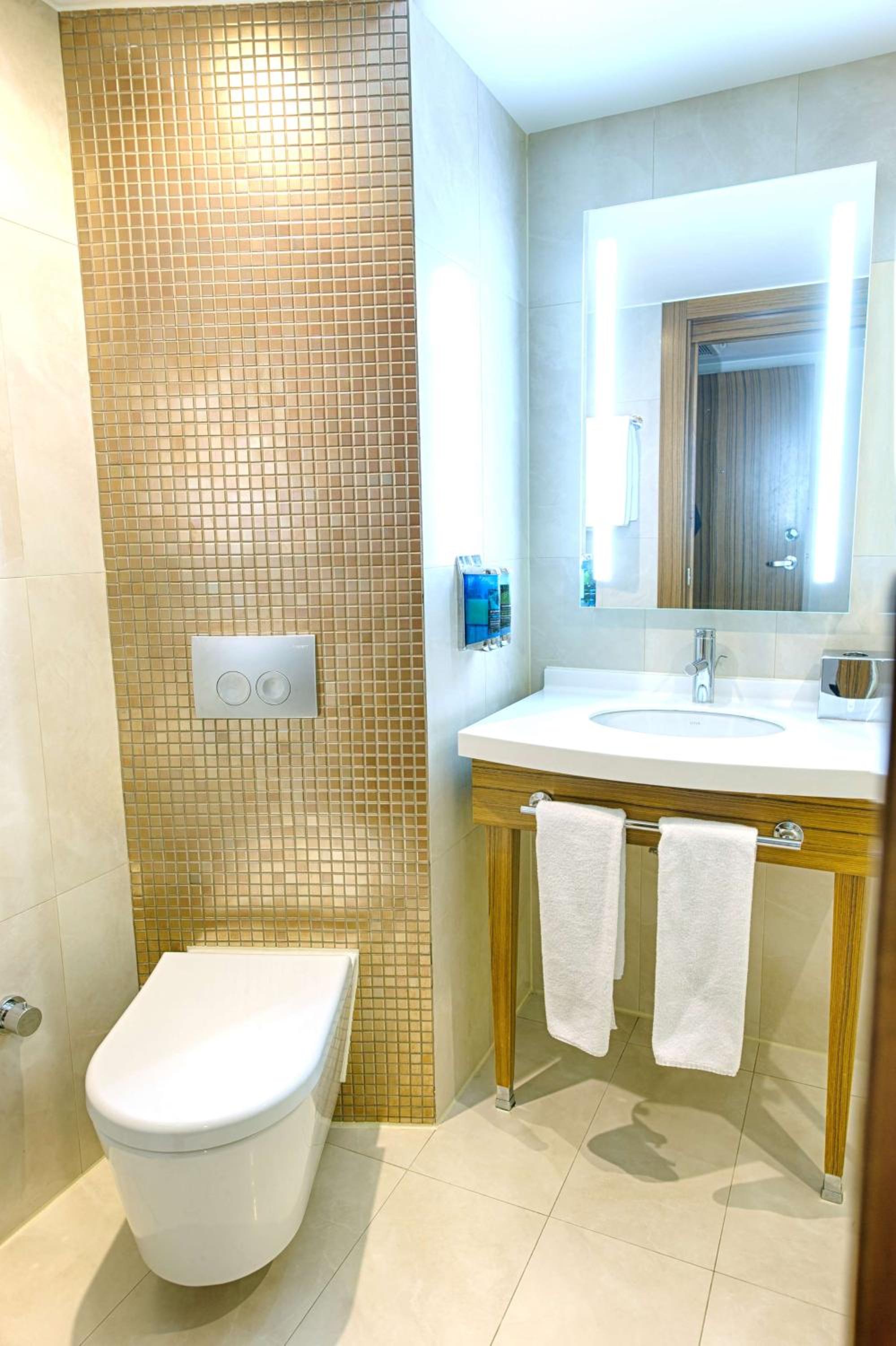 Twin Room - Non-Smoking - Photo 4