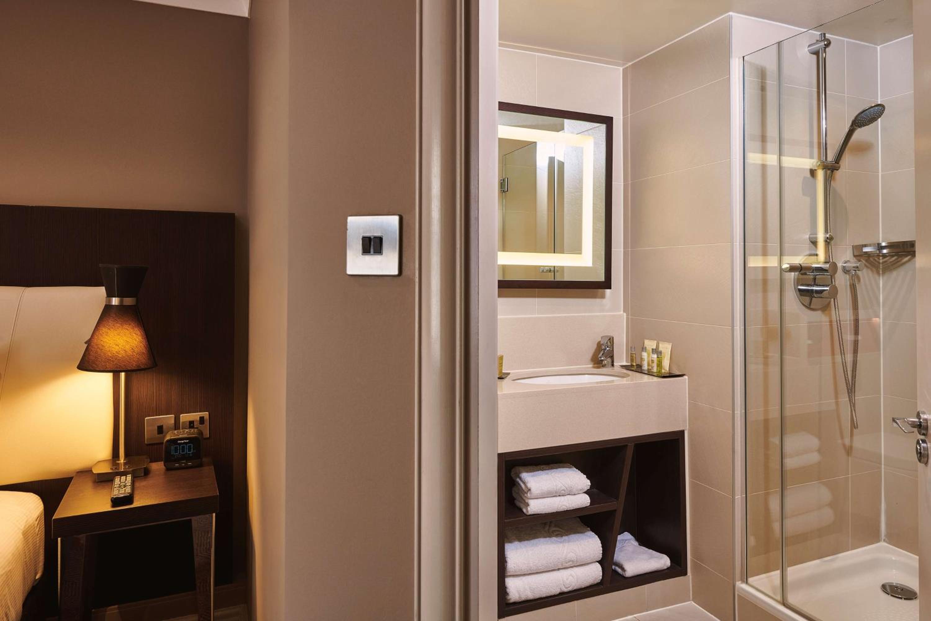 Deluxe Twin Room photo 3