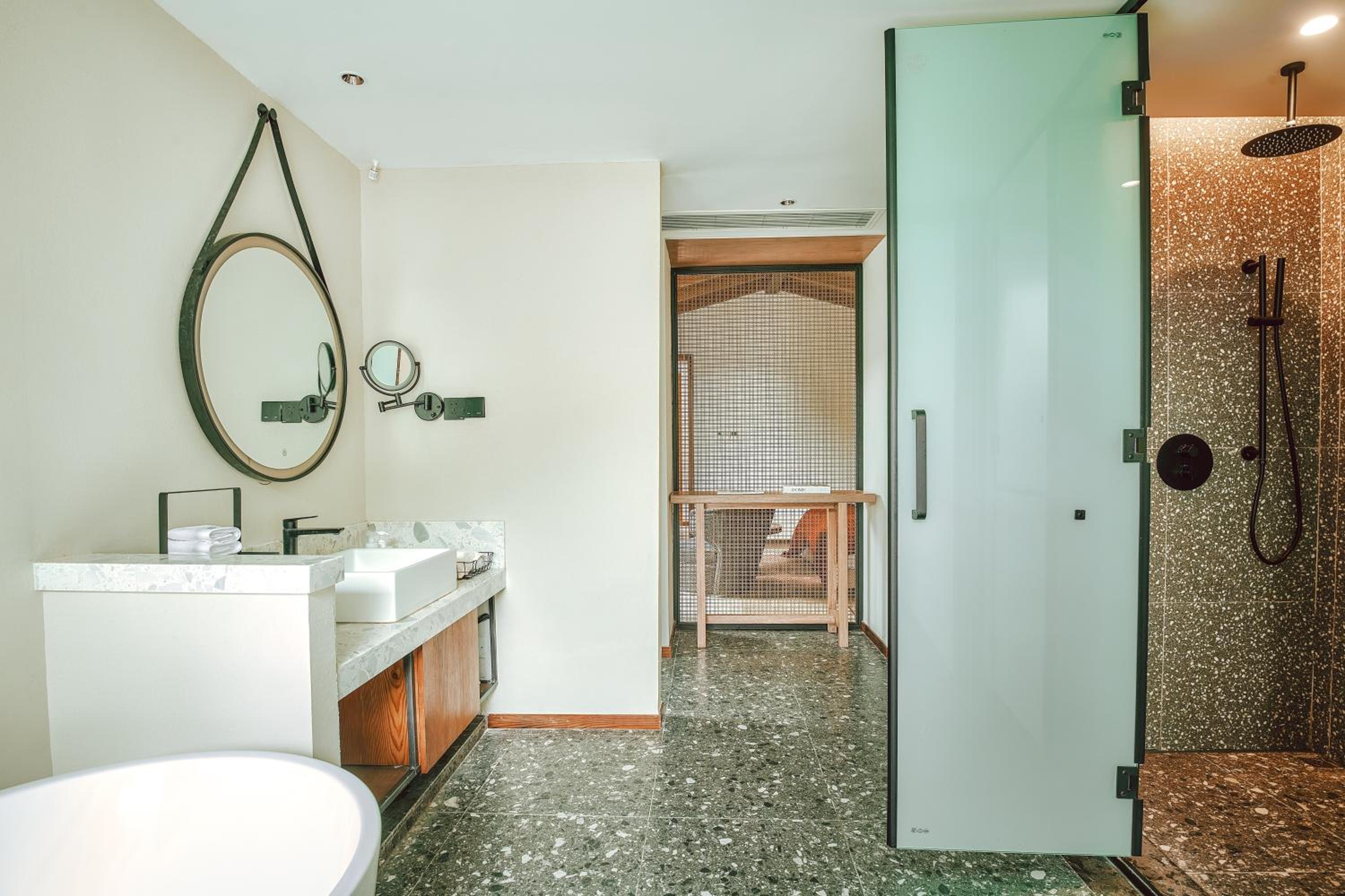 Deluxe Family Suite photo 3