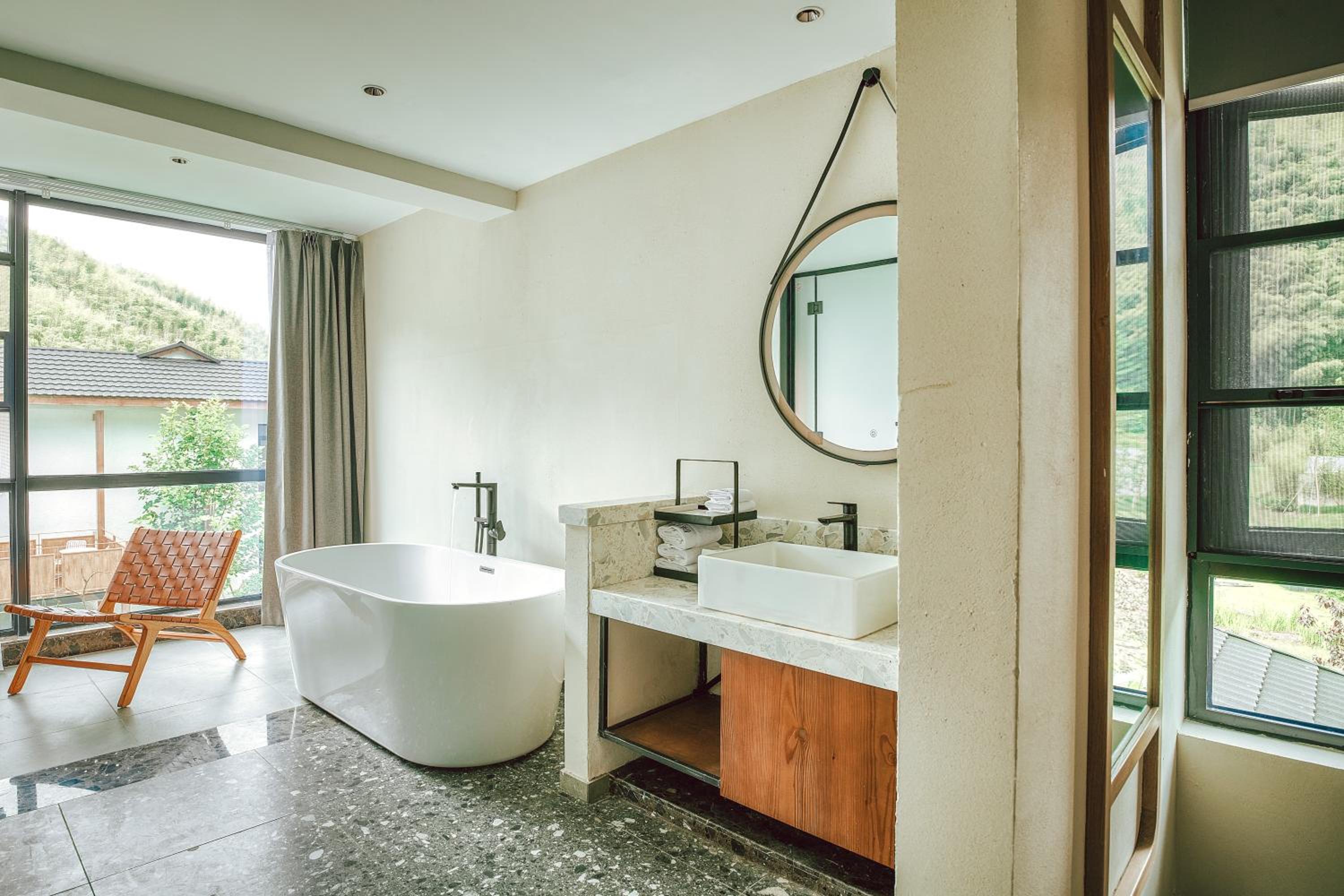 Deluxe Family Suite photo 2