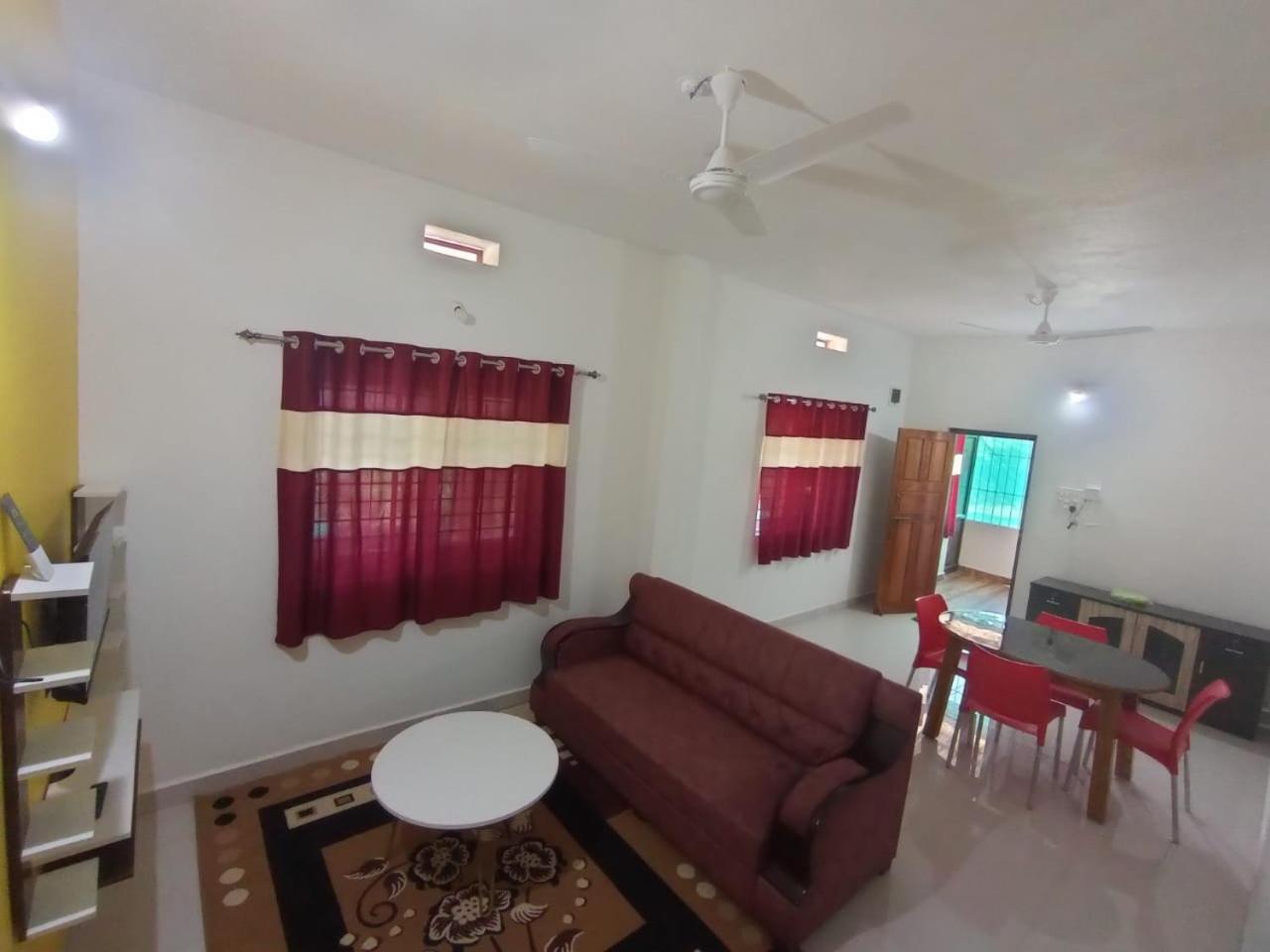 Family Room photo 1