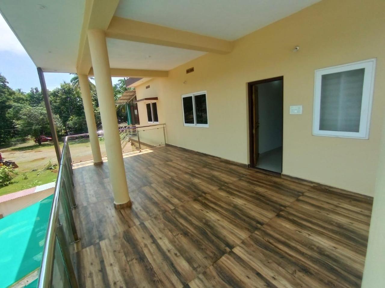 Family Room photo 3