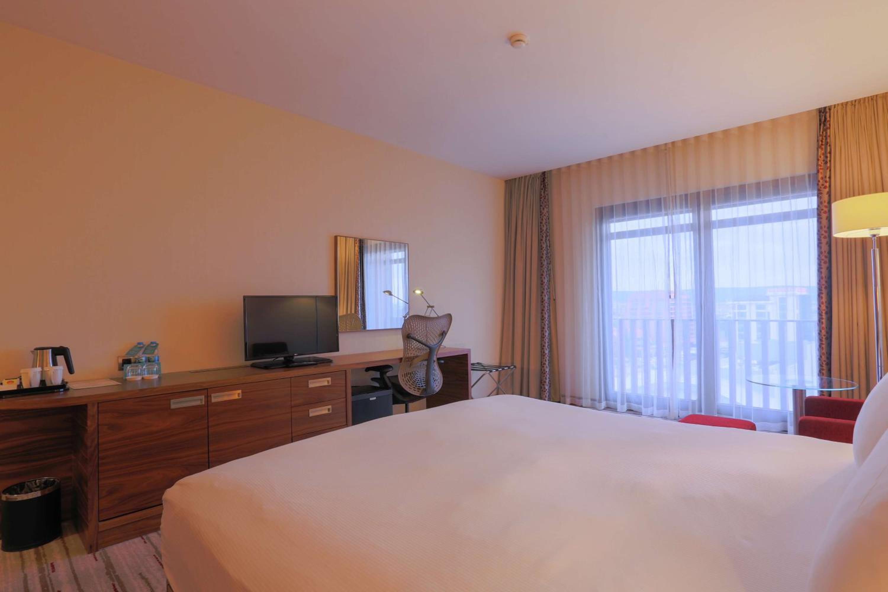 King Room thumbnail 5