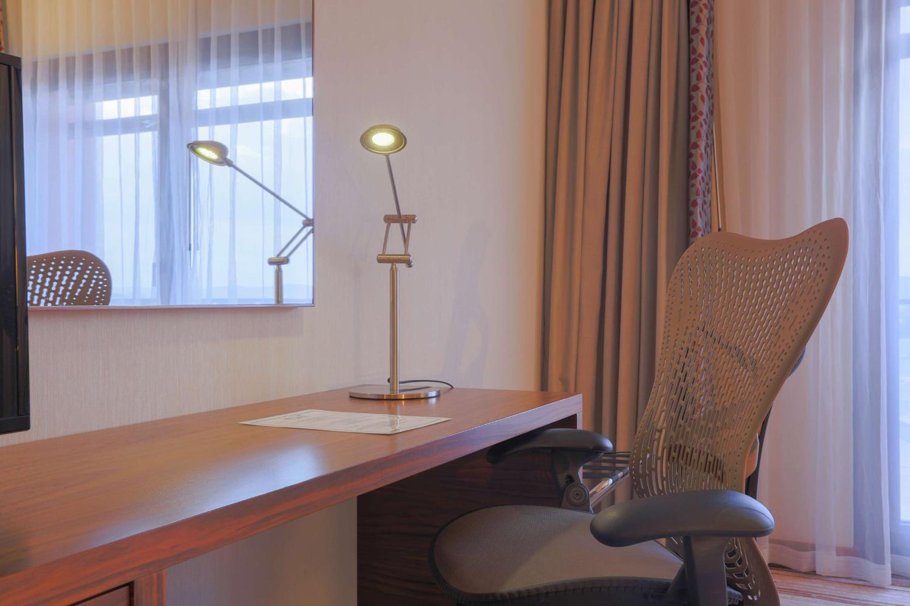 King Room thumbnail 6