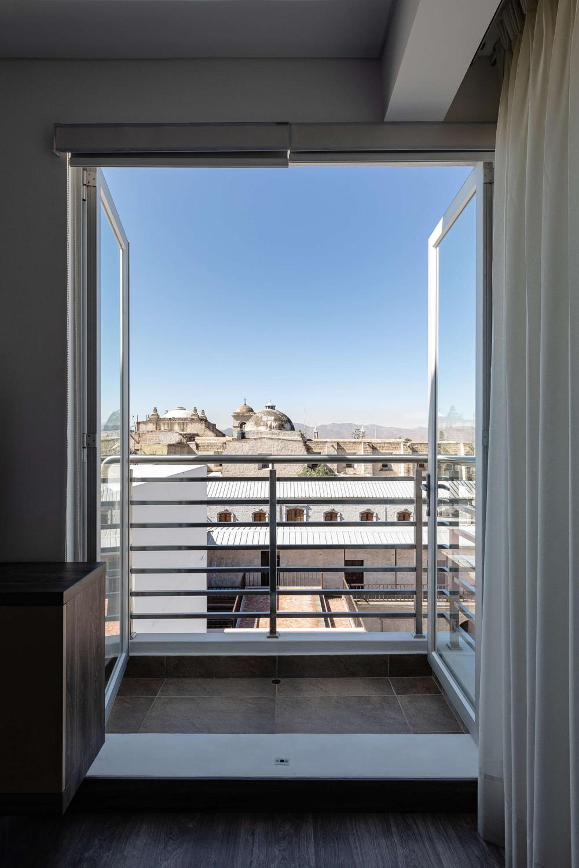 Twin Room with View - Non-Smoking - Photo 1