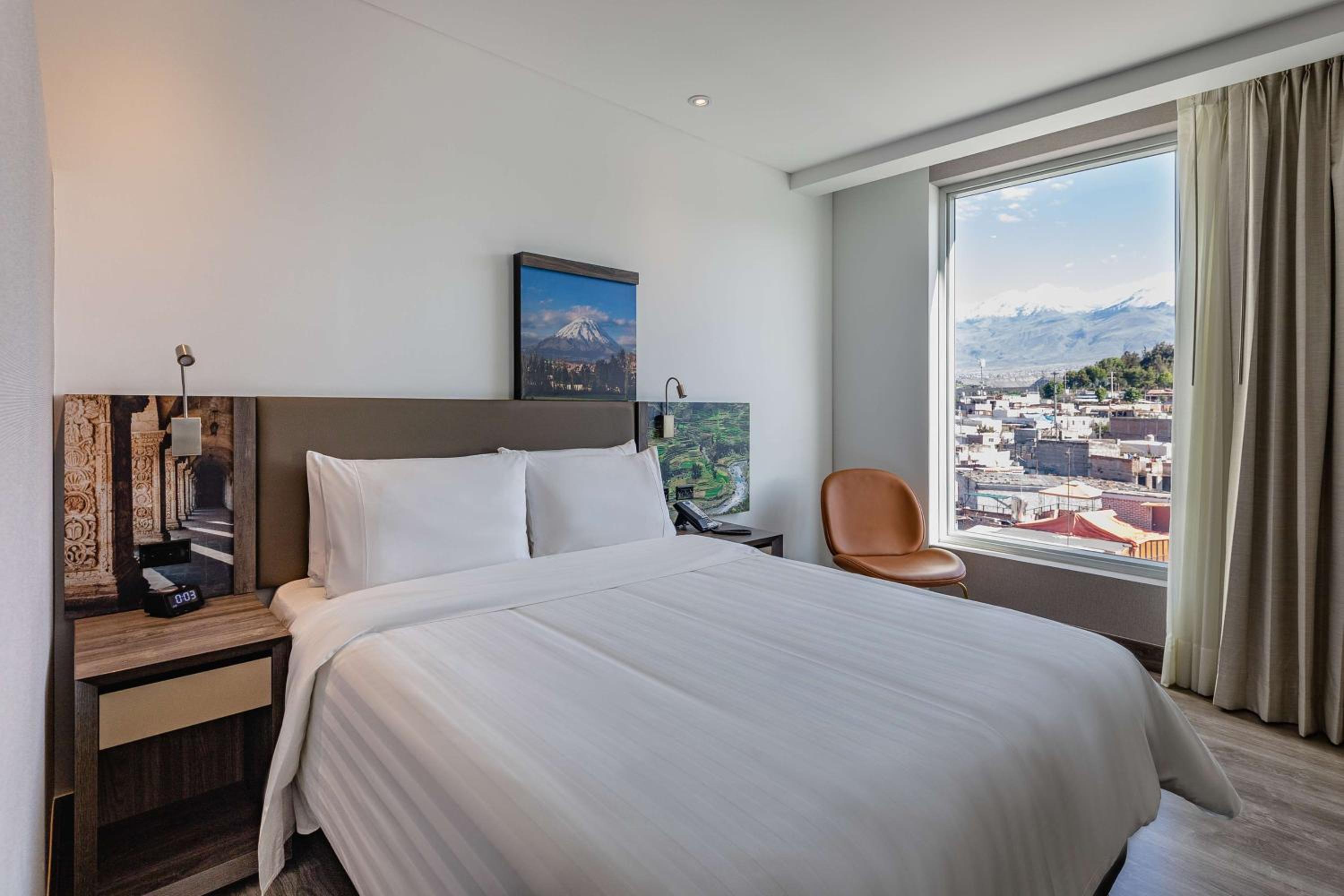 Queen Room With View - Non Smoking - Photo 3