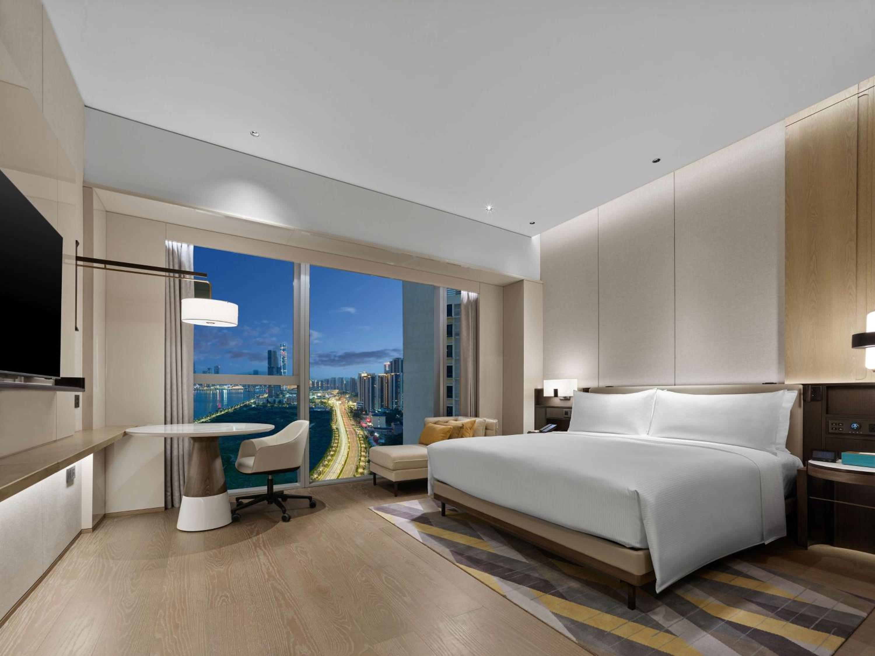 Premium King Room - Photo 1
