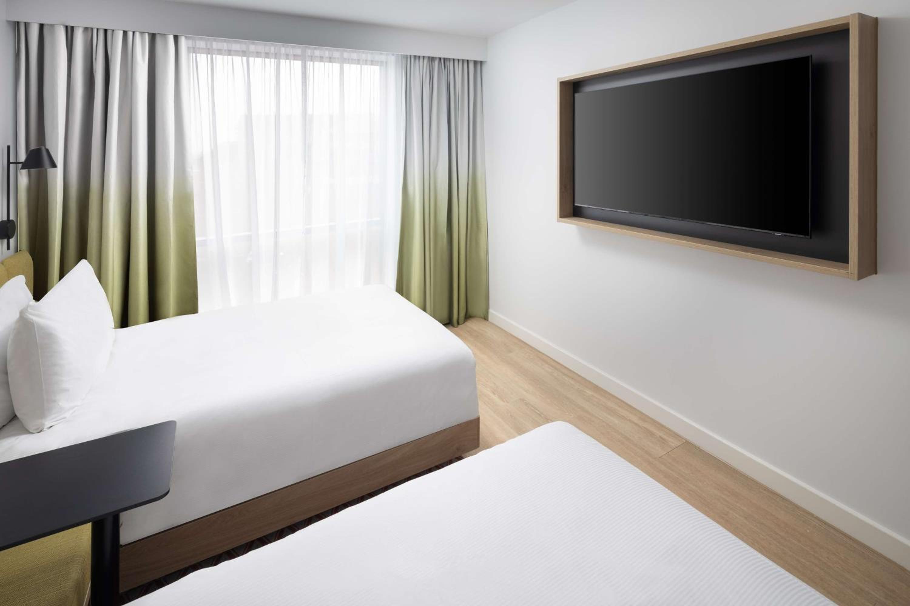 Twin Room - Photo 2