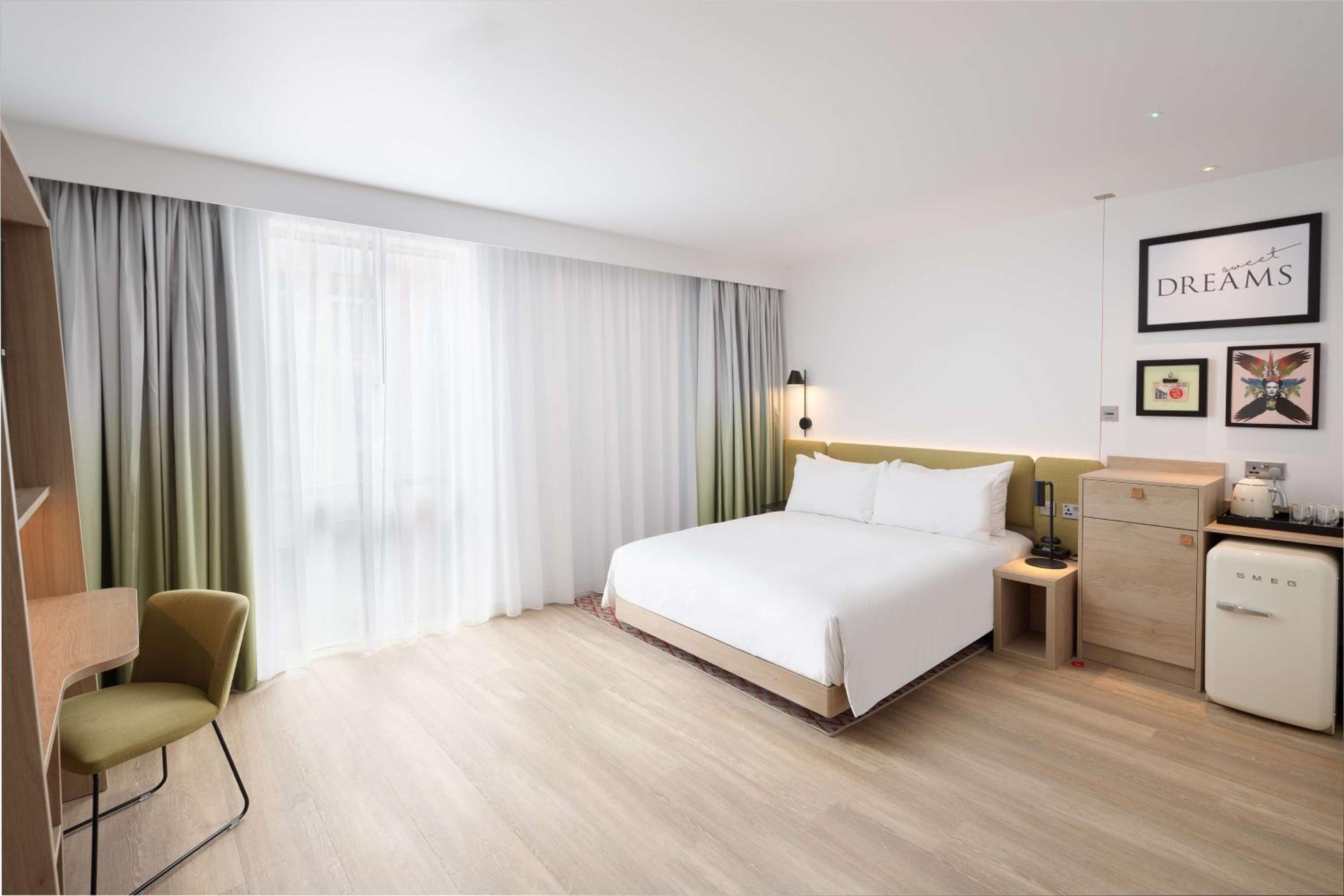 Queen Room - Mobility Access - Photo 6