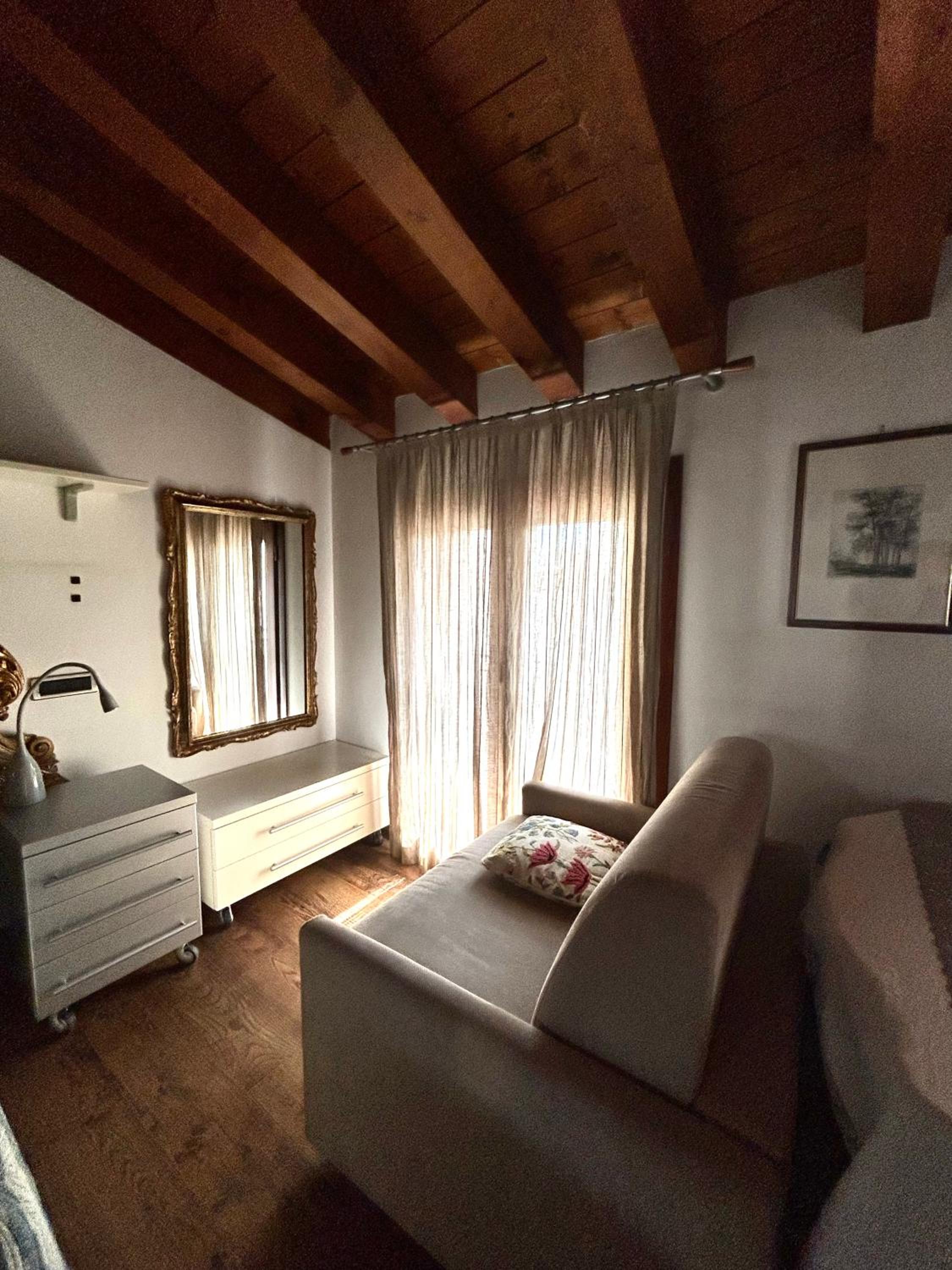 Triple Room with Private Bathroom photo 3