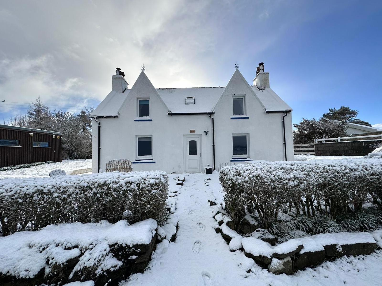 Three-Bedroom House photo 2