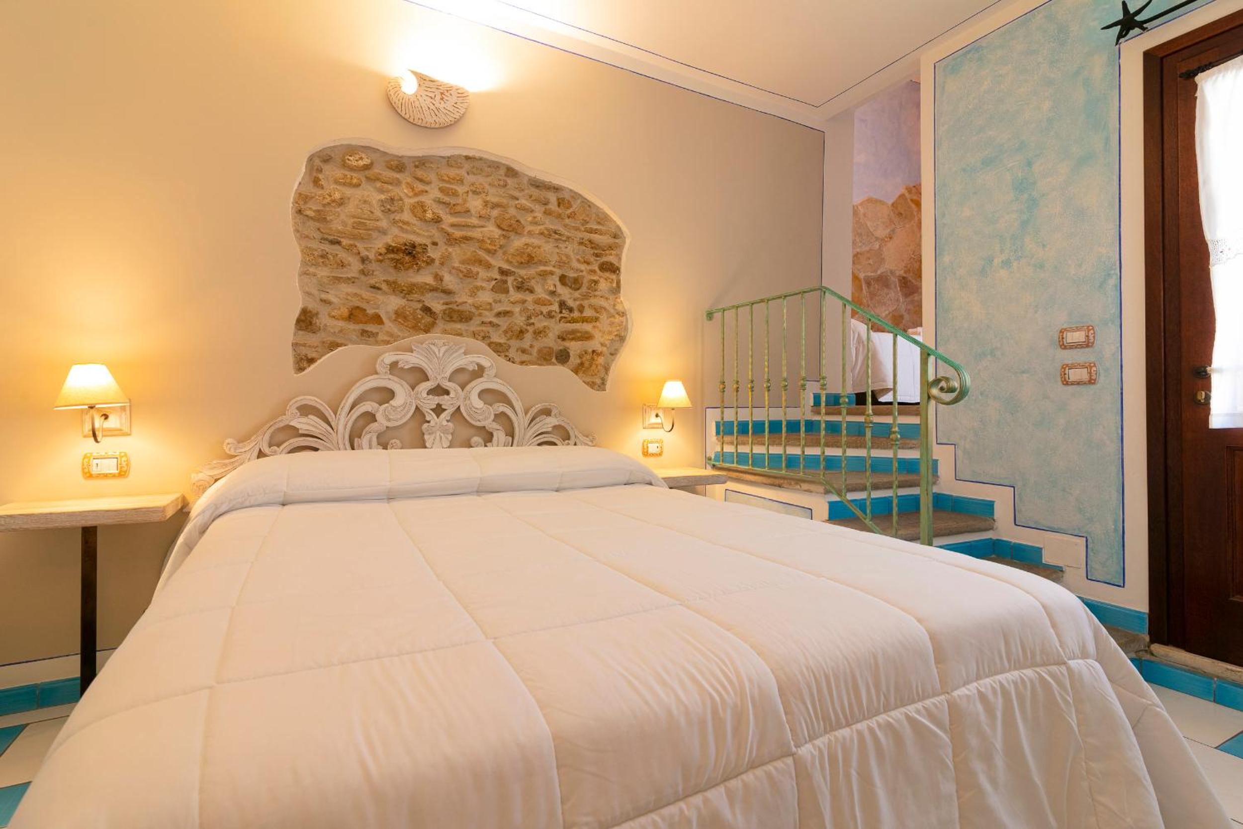 Standard Family Room - Photo 3