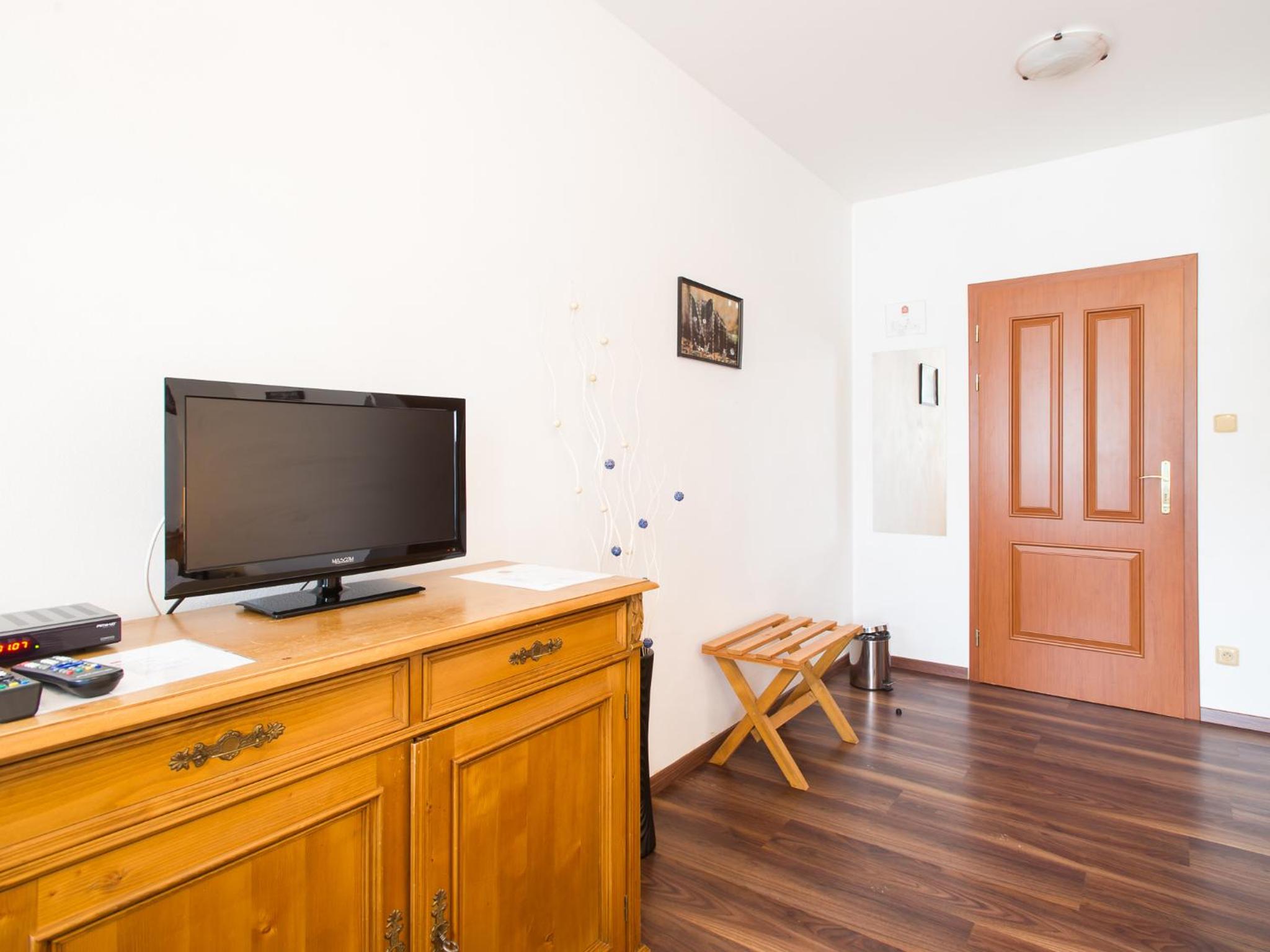 Double or Twin Room - Photo 5