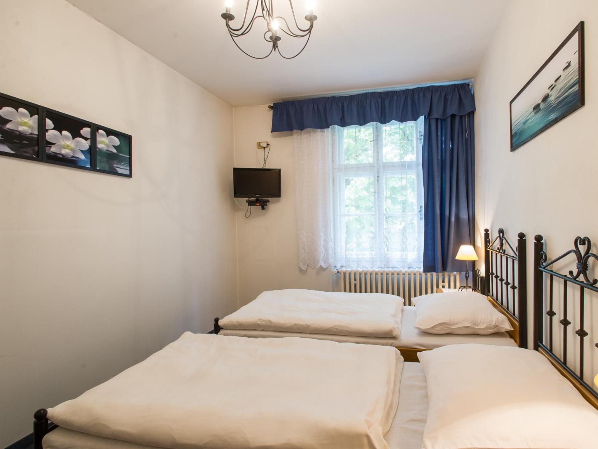 Double or Twin Room - Photo 10