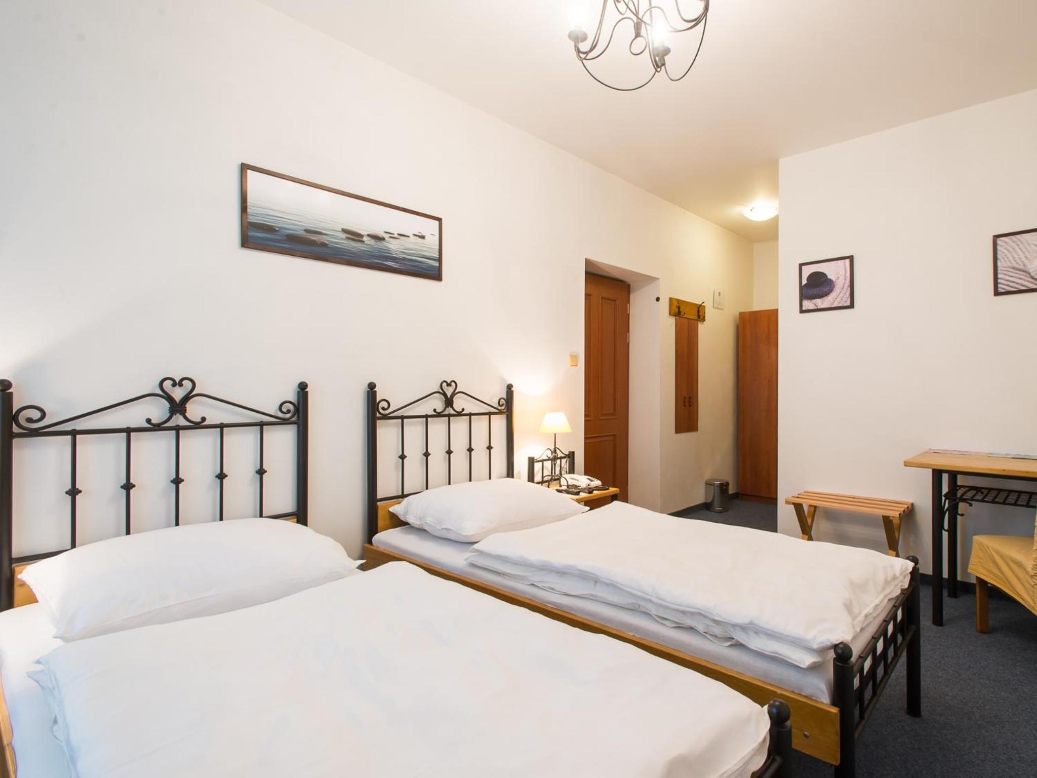 Double or Twin Room - Photo 8