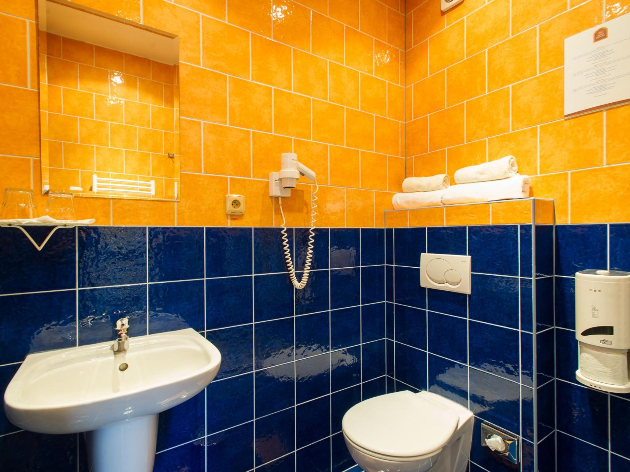 Double or Twin Room - Photo 23