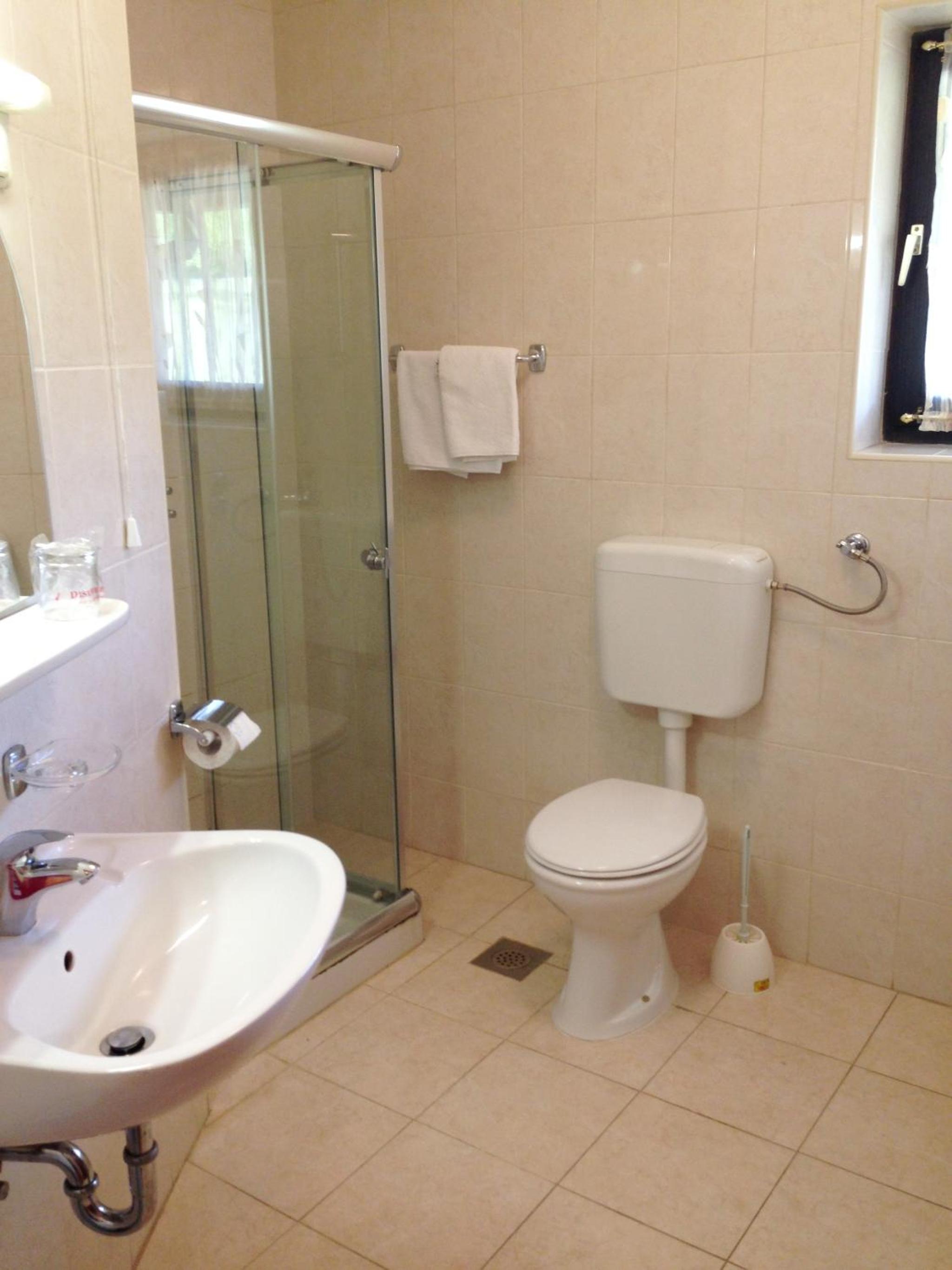 Budget Twin Room photo 2