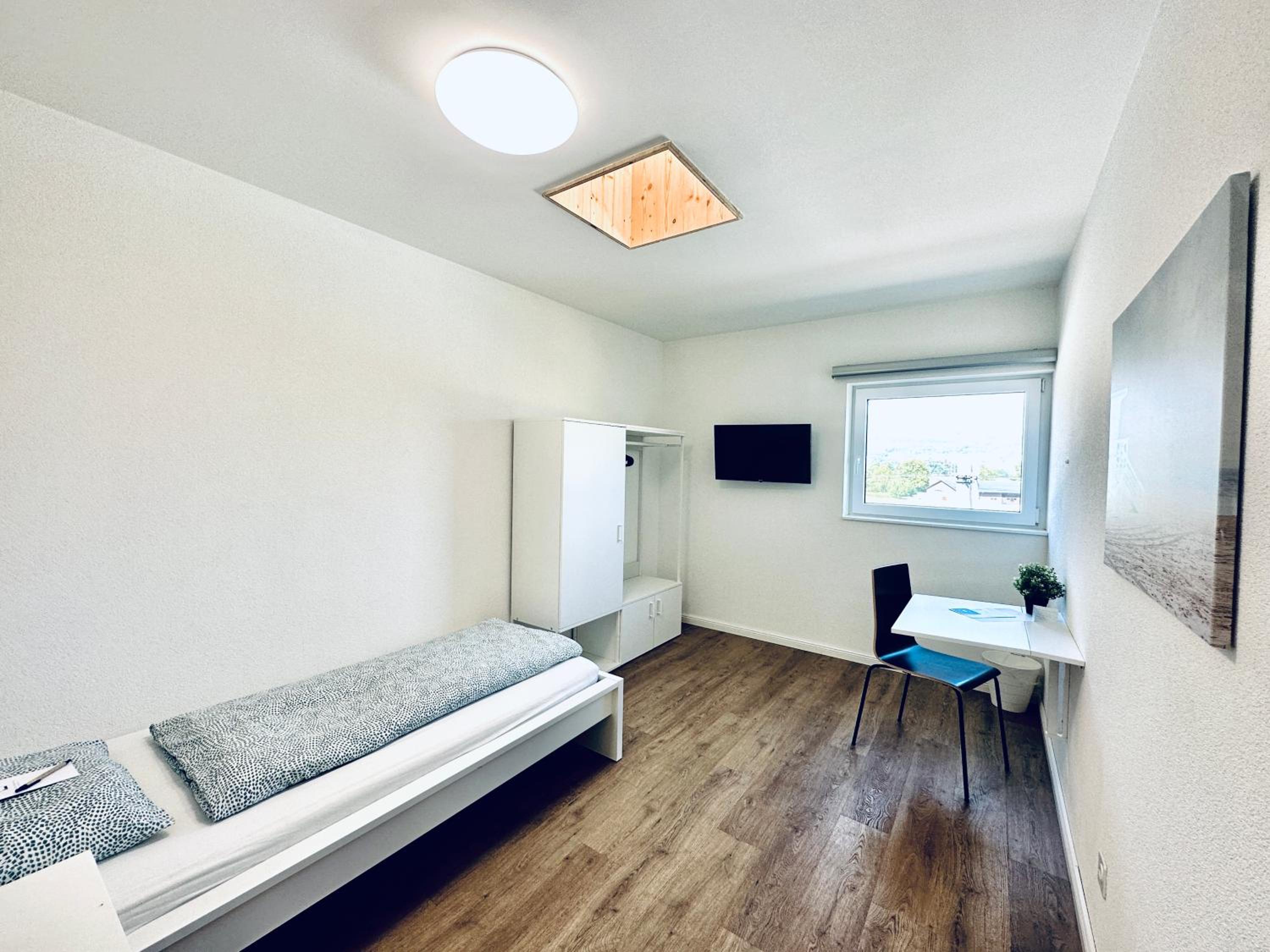 Single Room with Shared Bathroom photo 1