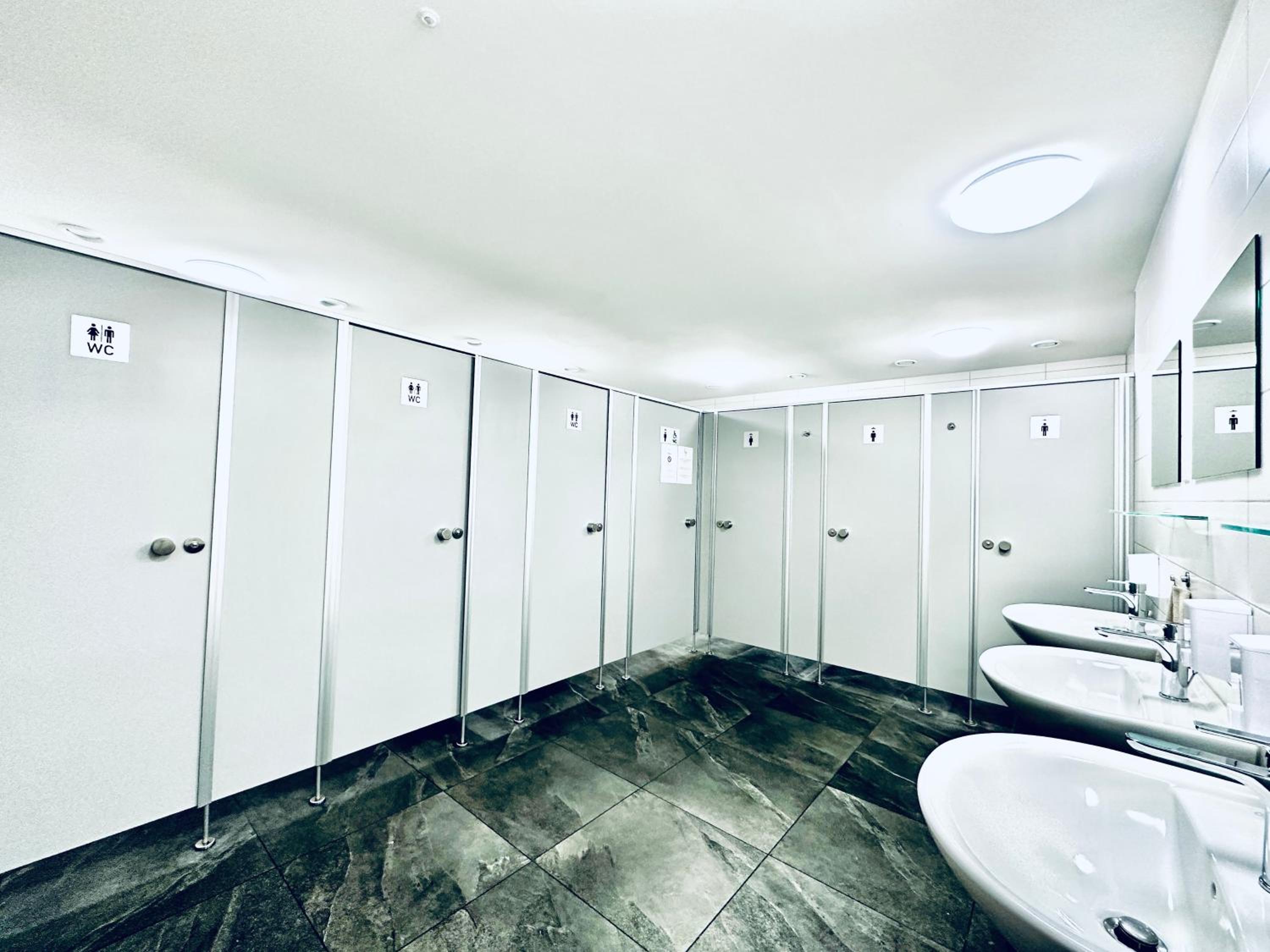 Standard Twin Room with Shared Bathroom photo 3