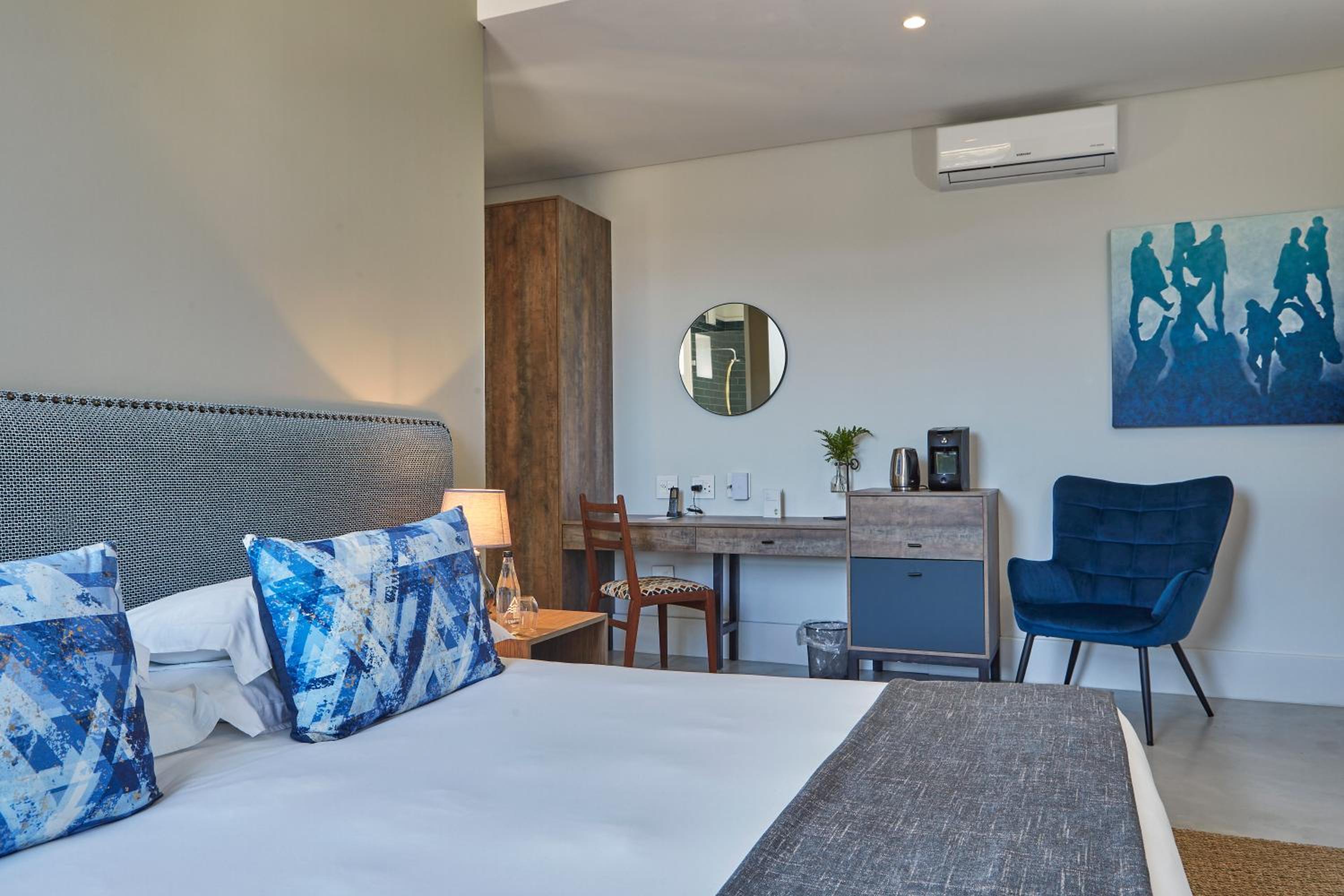 Deluxe Room - Photo 19
