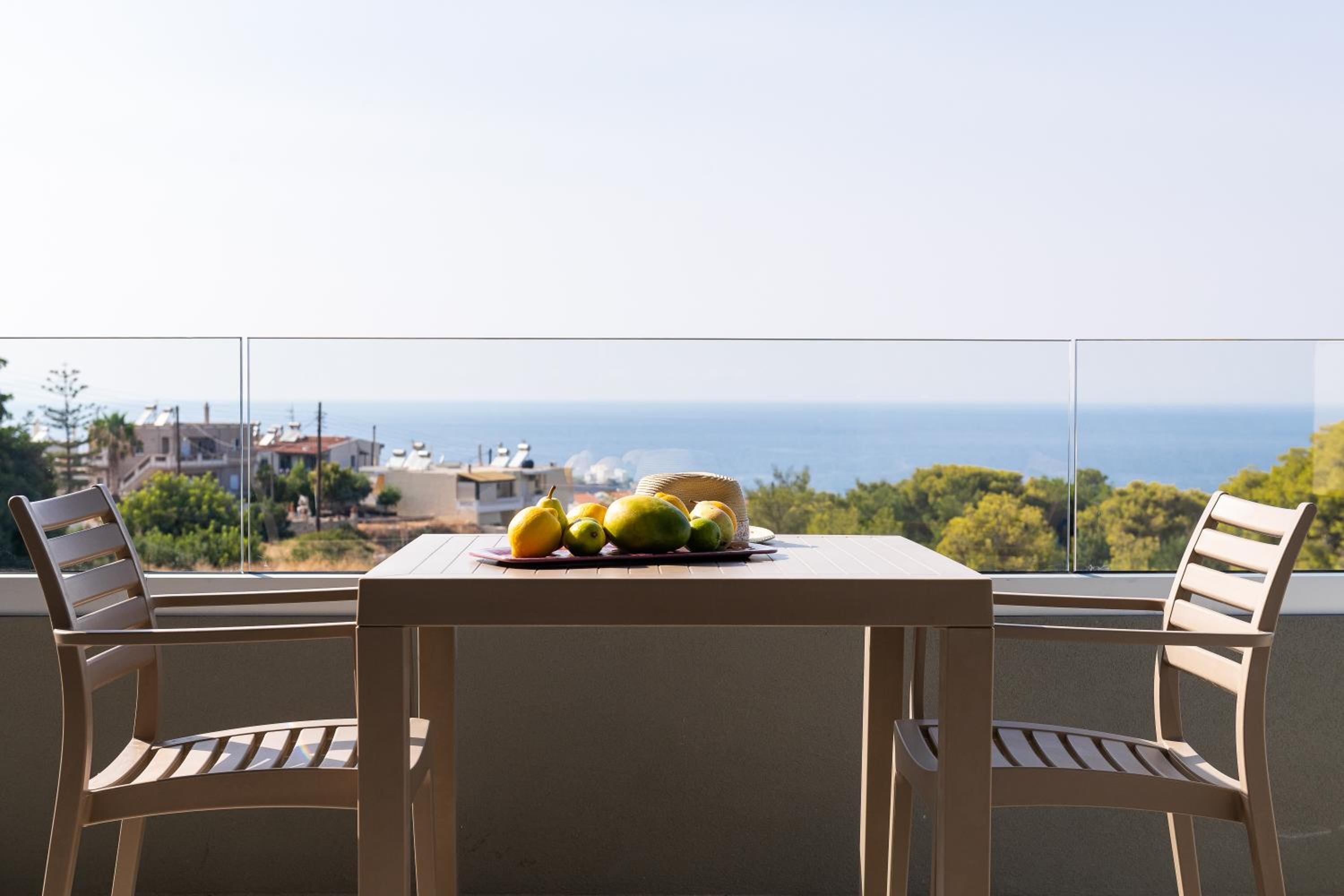 Standard Suite - Photo 7