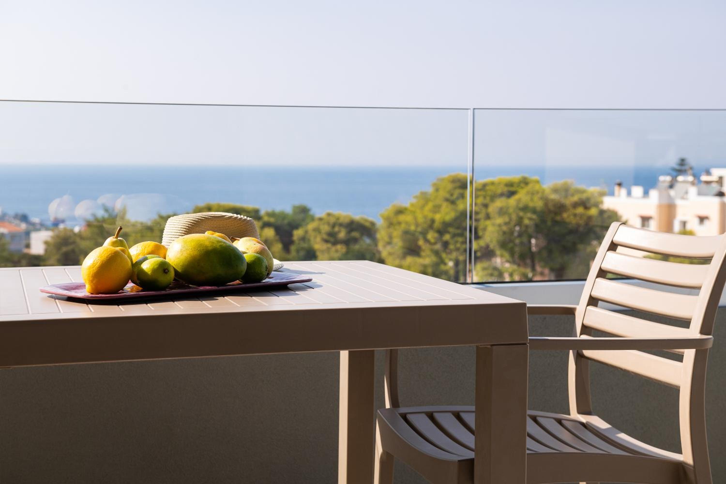 Standard Suite - Photo 14