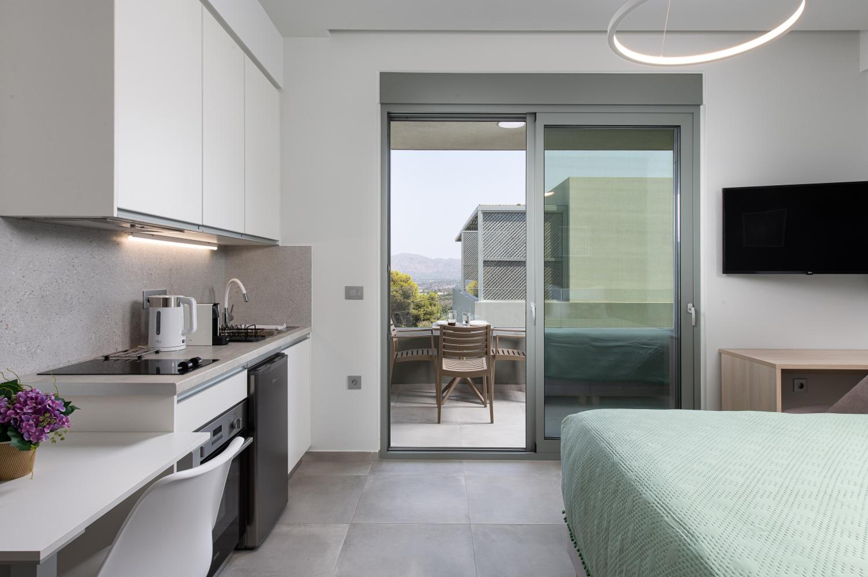 Standard Suite - Photo 18