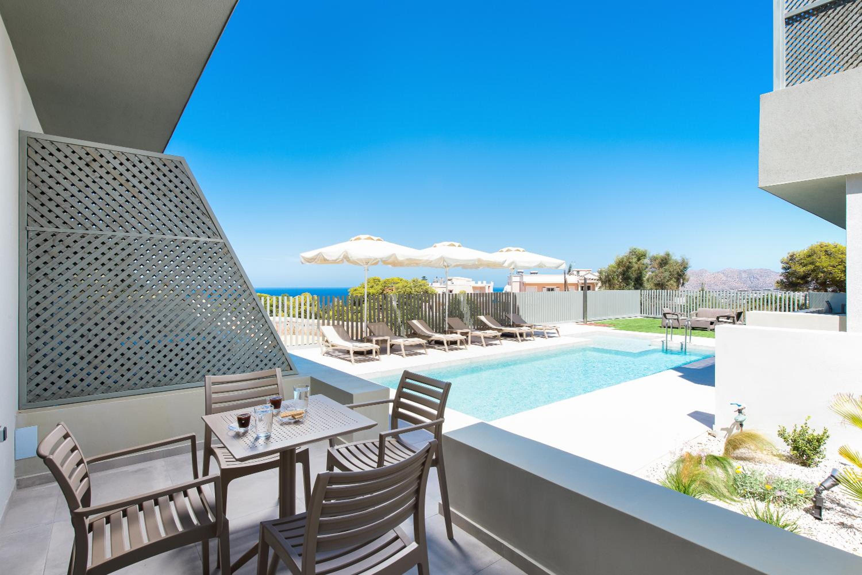 Superior Suite - Photo 7