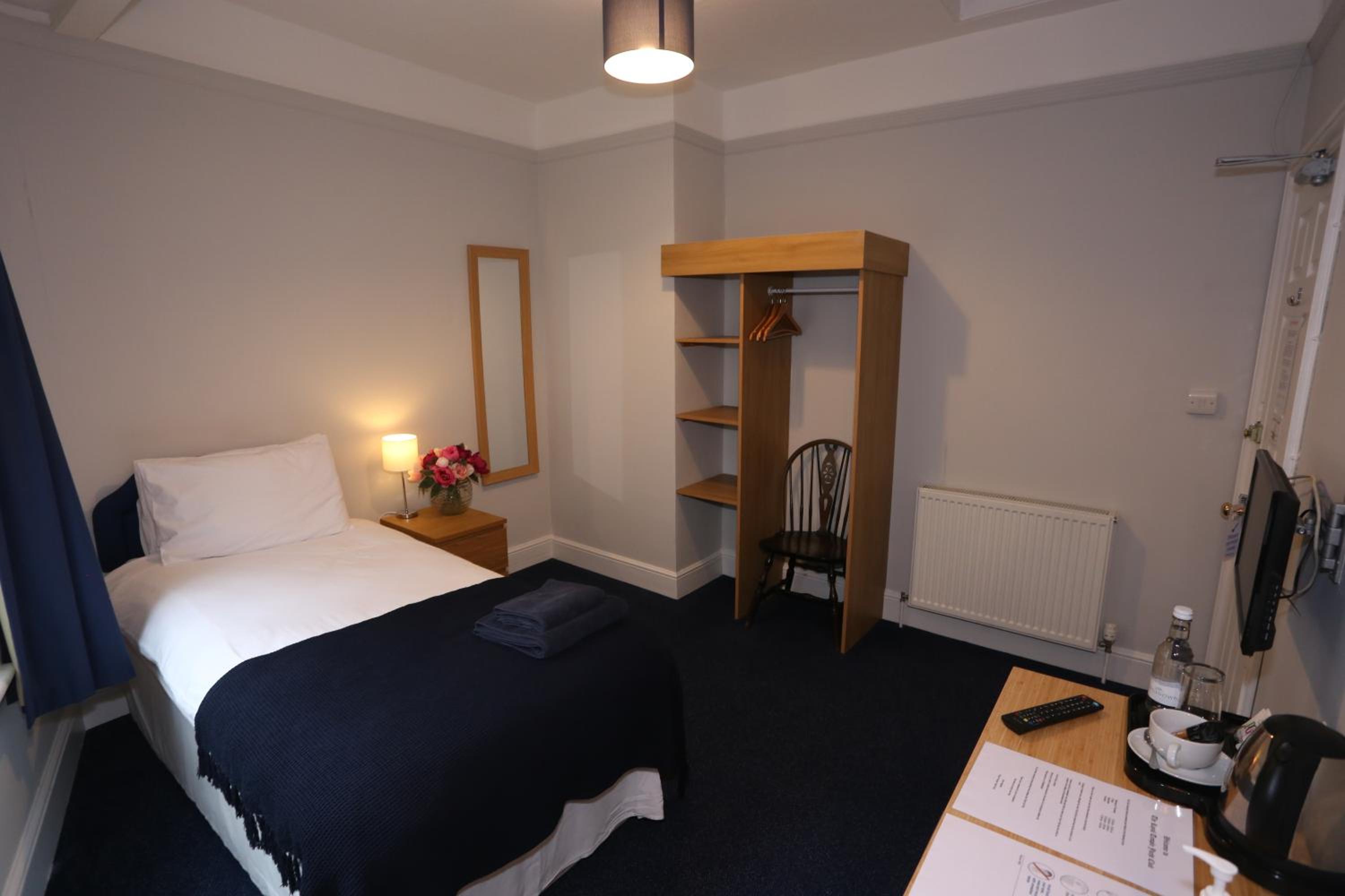 Standard Single Room with Shared Bathroom