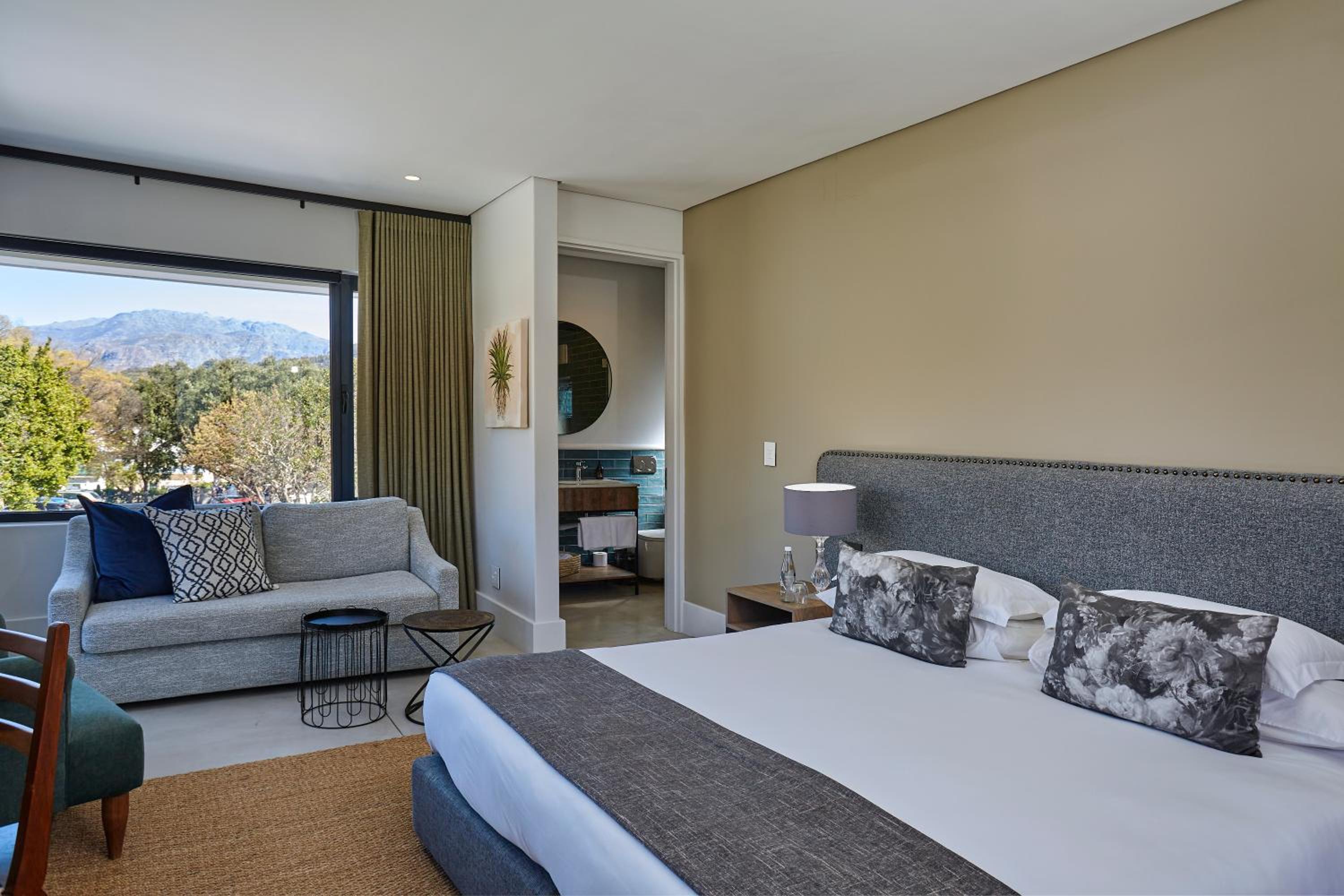Superior Deluxe Room - Photo 8