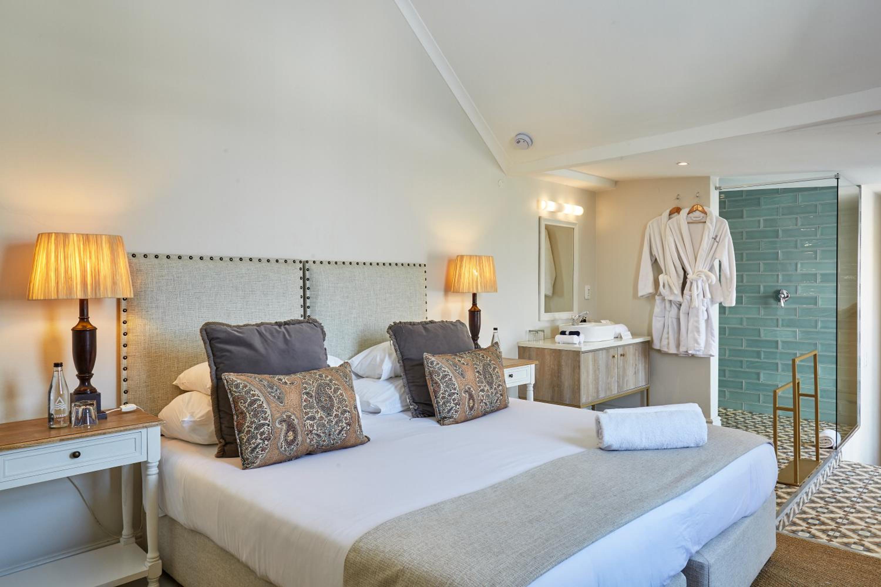 Superior Deluxe Room - Photo 10