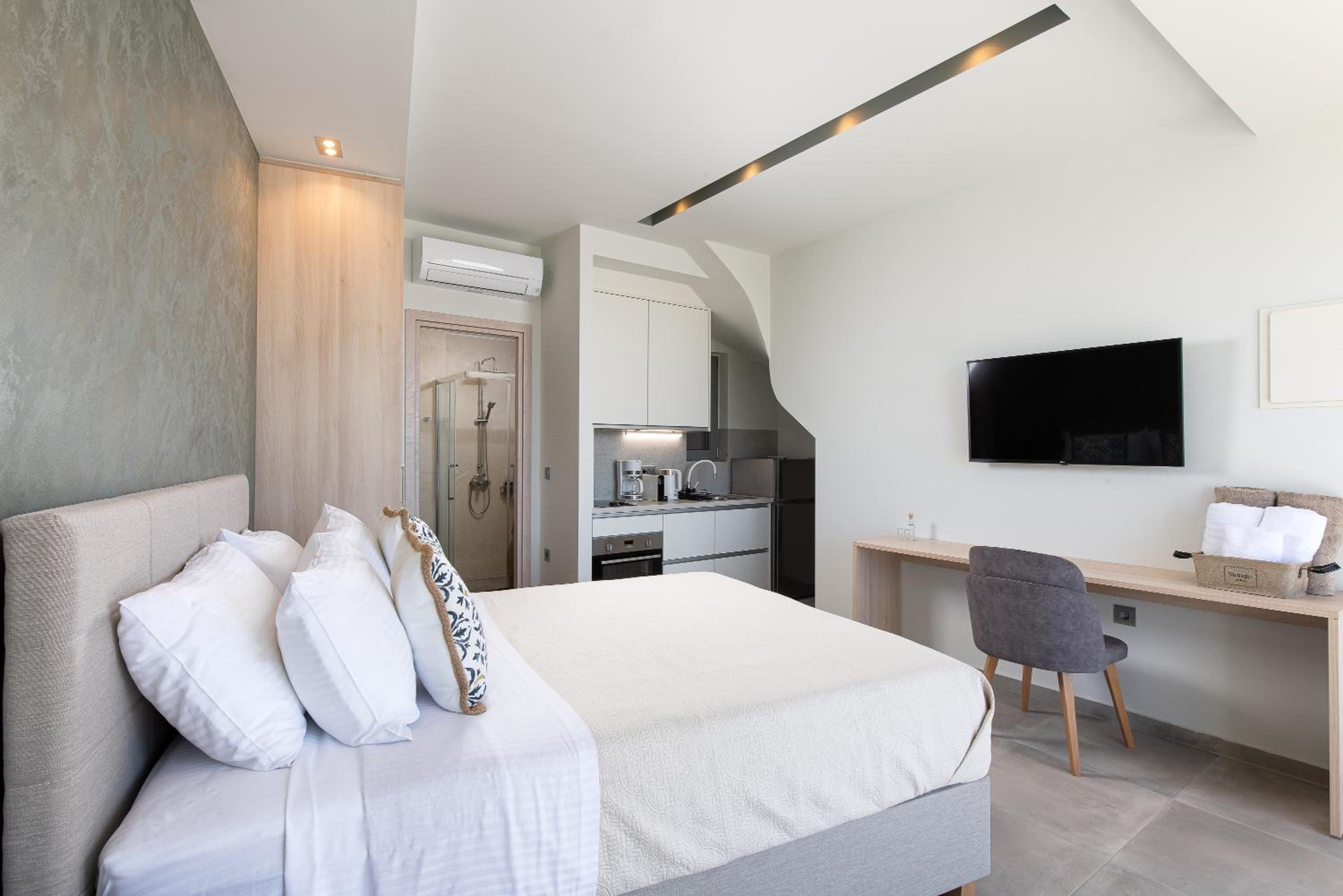 Deluxe Suite - Photo 3