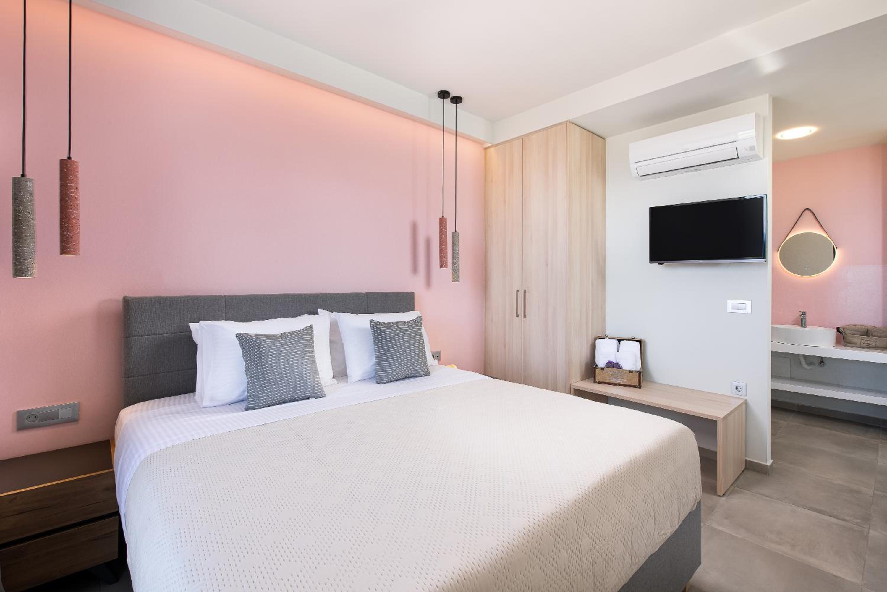 Two-Bedroom Suite - Photo 6