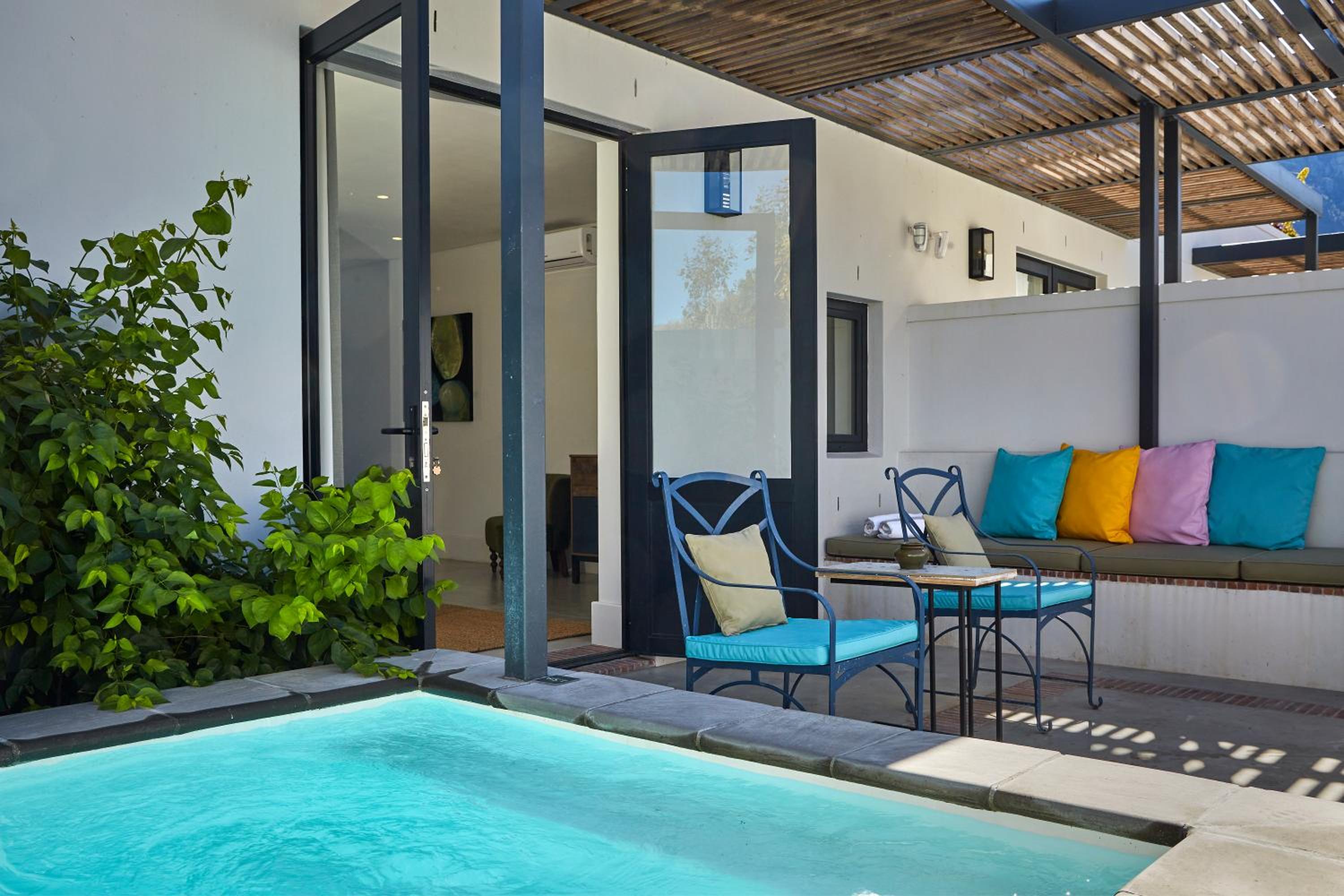 Superior Pool Room - Photo 9