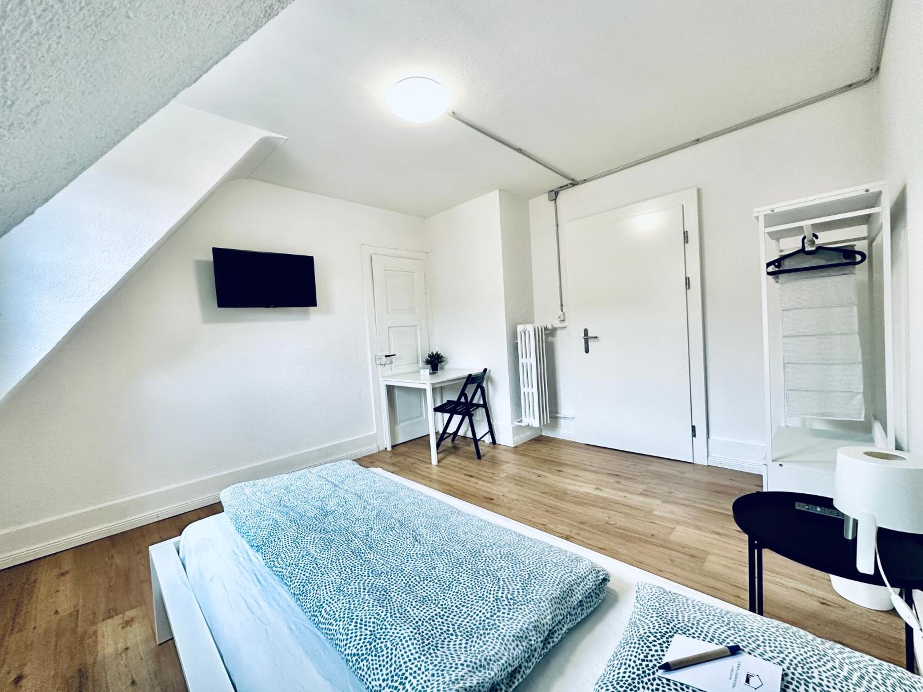 Single Room with Shared Bathroom photo 1