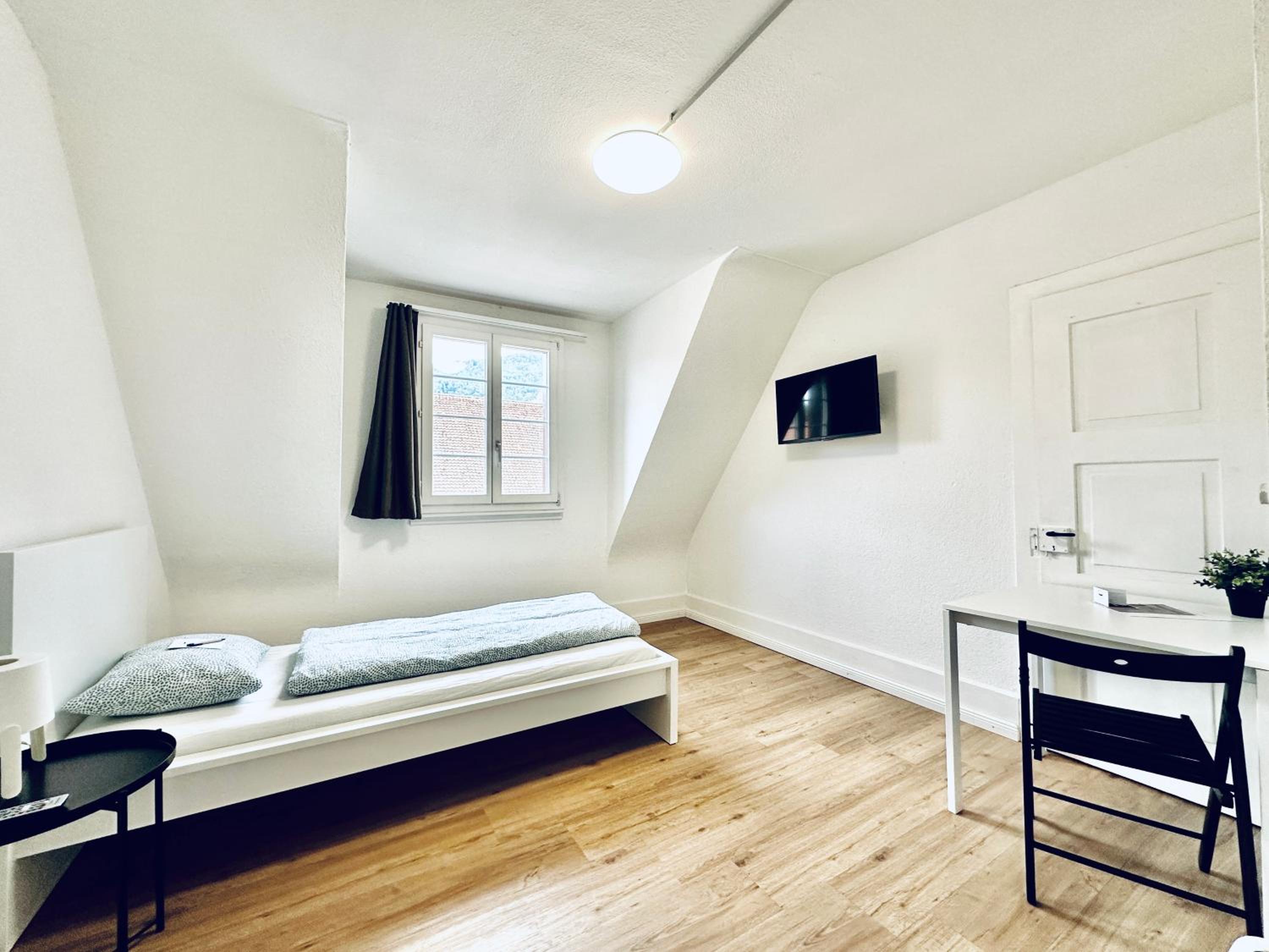 Single Room with Shared Bathroom photo 2