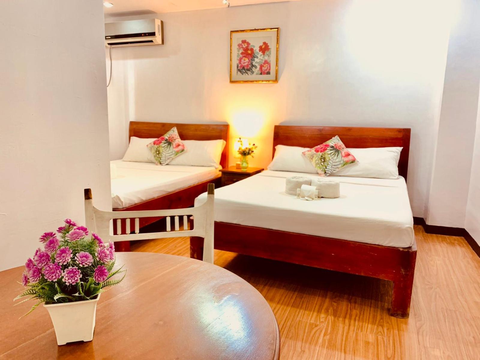 Deluxe Room - Photo 5