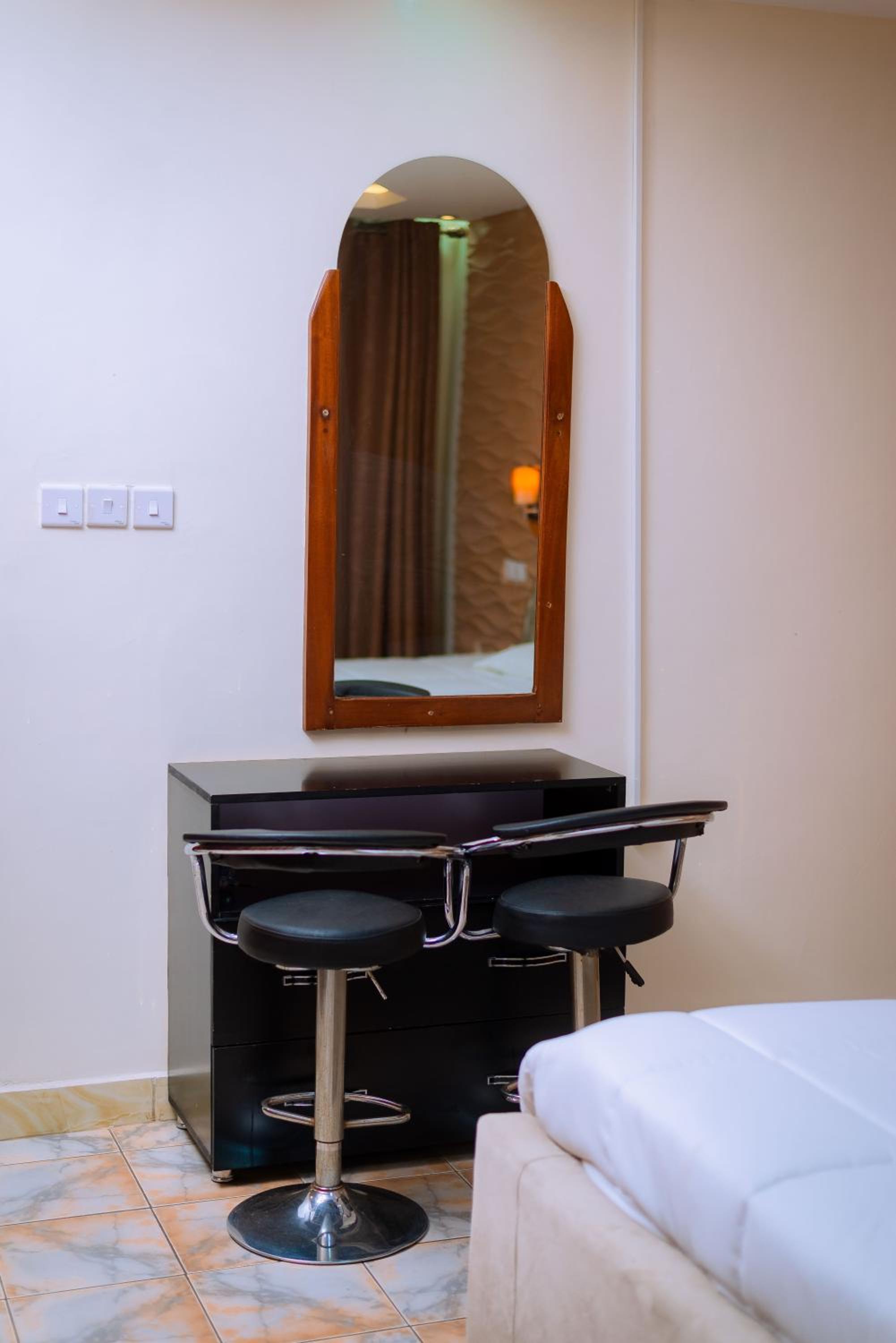 Deluxe King Suite