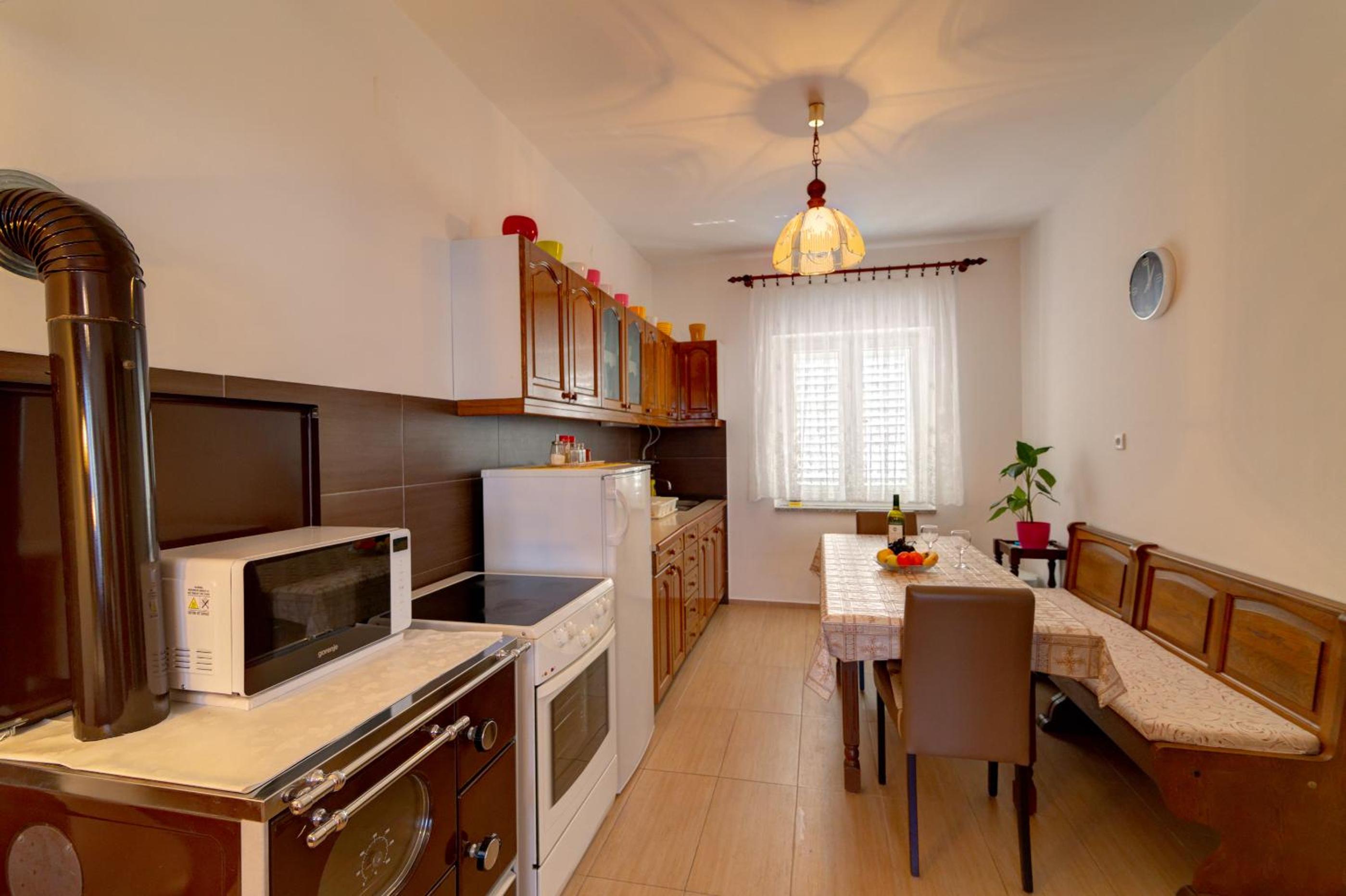 Three-Bedroom Apartment - Photo 35